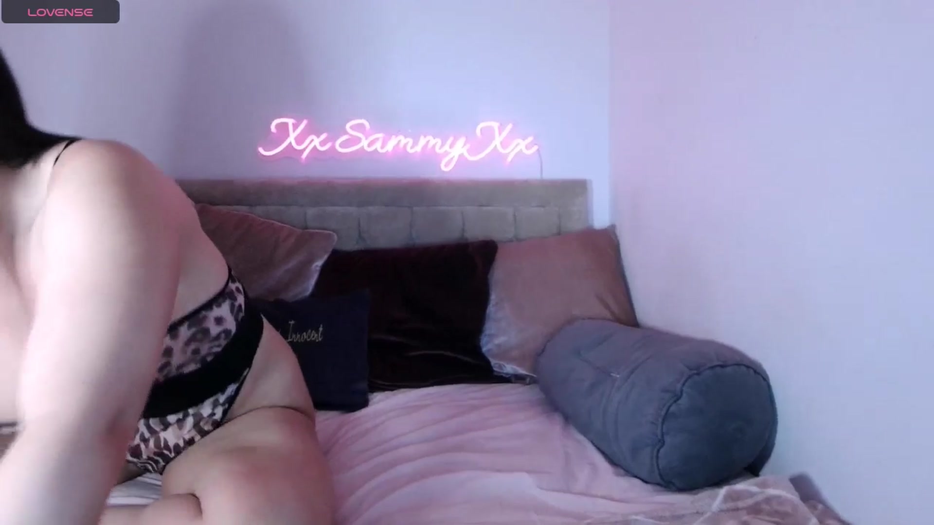 Gallery image thumbnail from innocentSamx's myfreecams stream on, 09/18/2024, 20:17 image 13 of 20