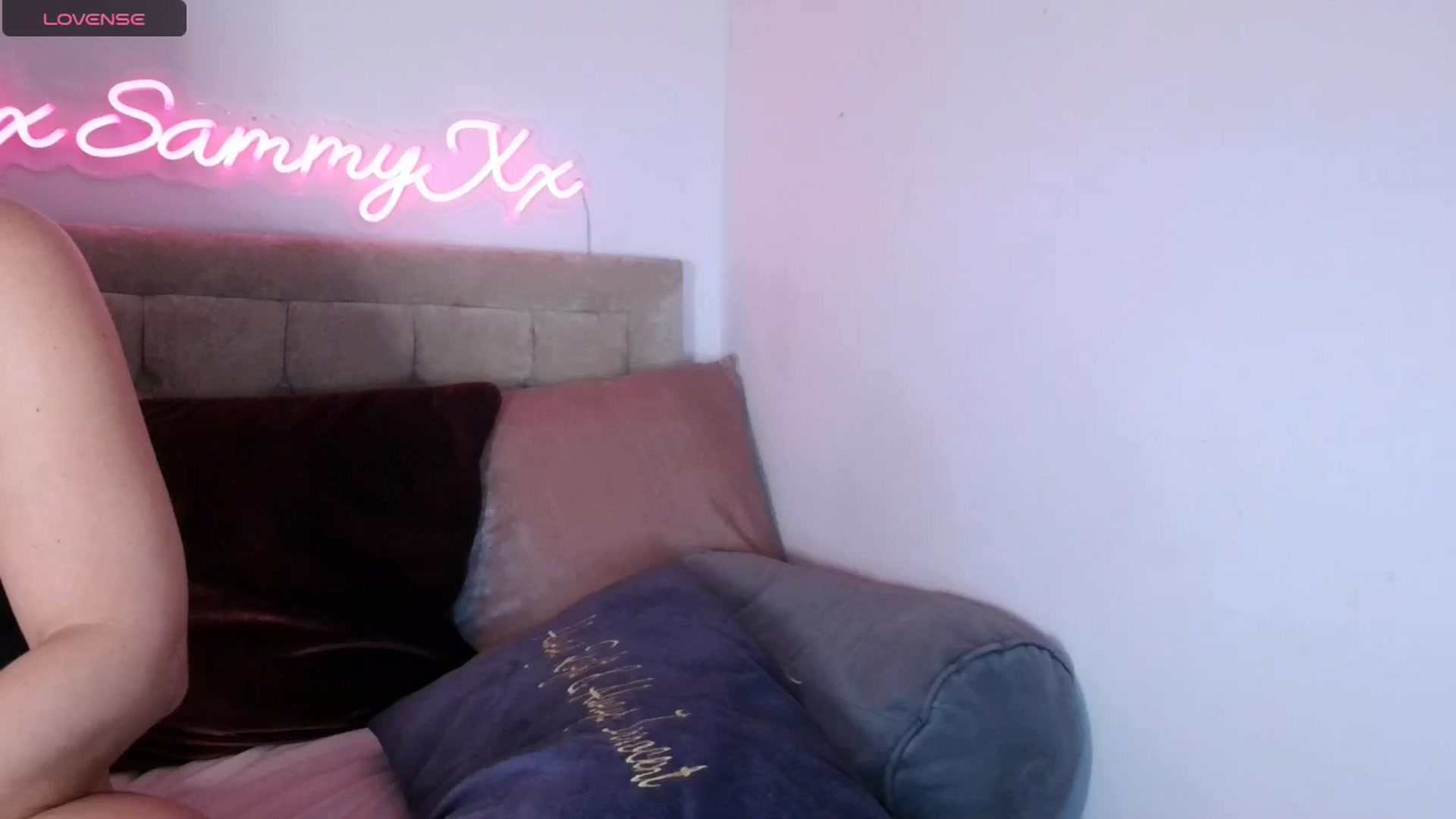 Gallery image thumbnail from innocentSamx's myfreecams stream on, 09/18/2024, 20:58 image 6 of 20