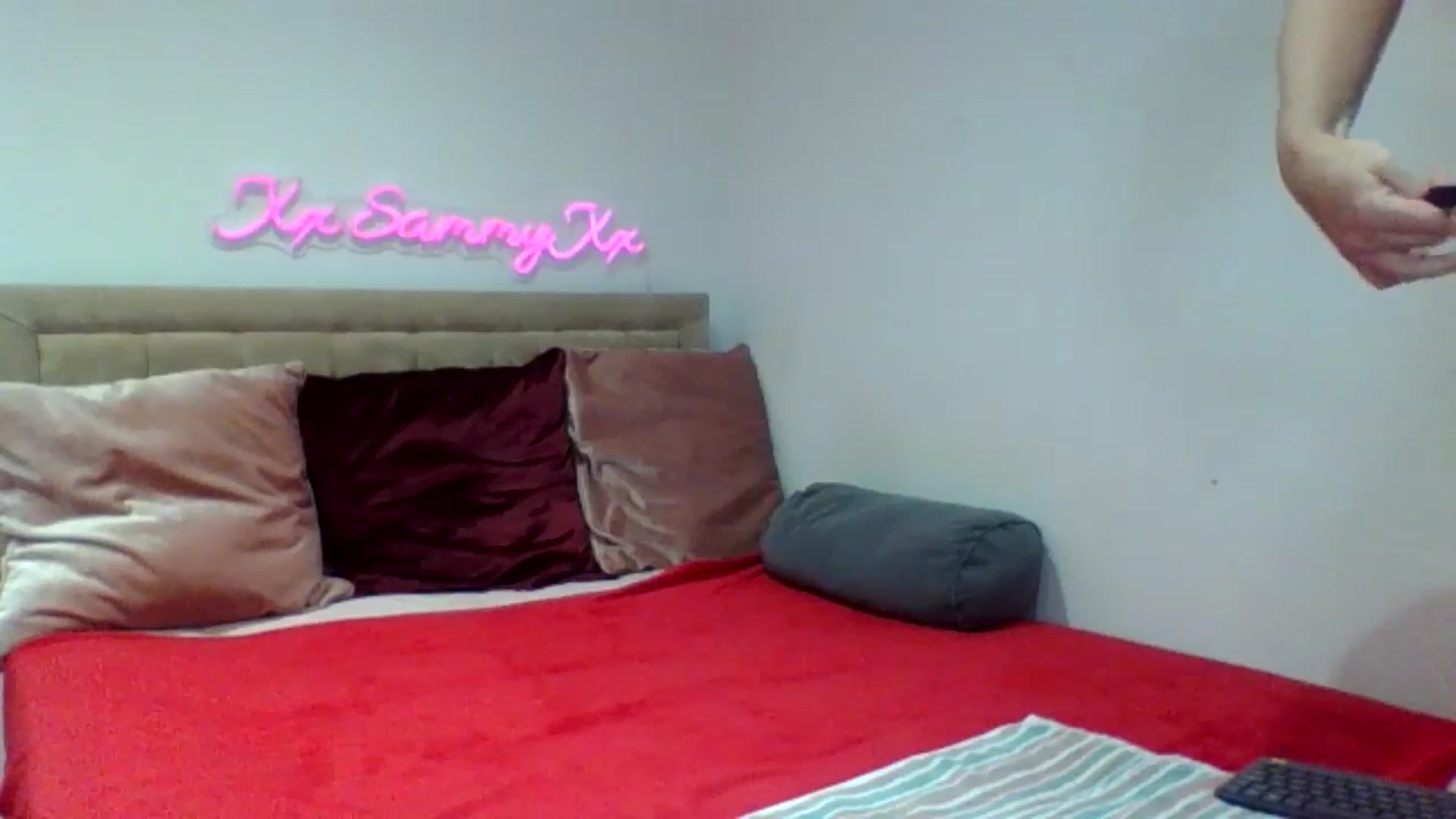 Gallery image thumbnail from innocentSamx's myfreecams stream on, 10/19/2024, 18:33 image 16 of 20