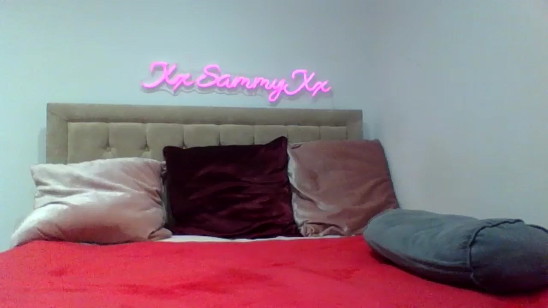 Gallery image thumbnail from innocentSamx's myfreecams stream on, 10/19/2024, 21:23 image 17 of 20