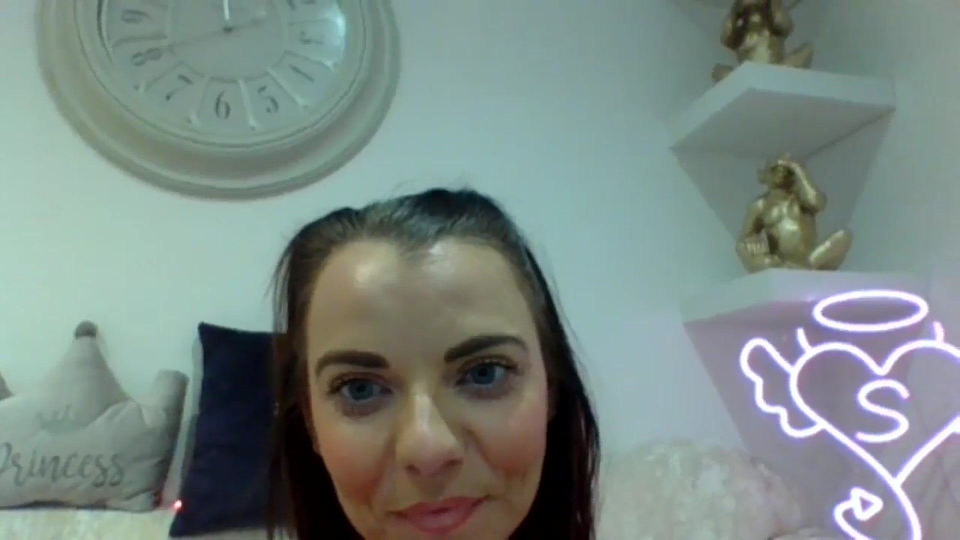 Gallery image thumbnail from innocentSamx's myfreecams stream on, 10/19/2024, 22:49 image 17 of 20
