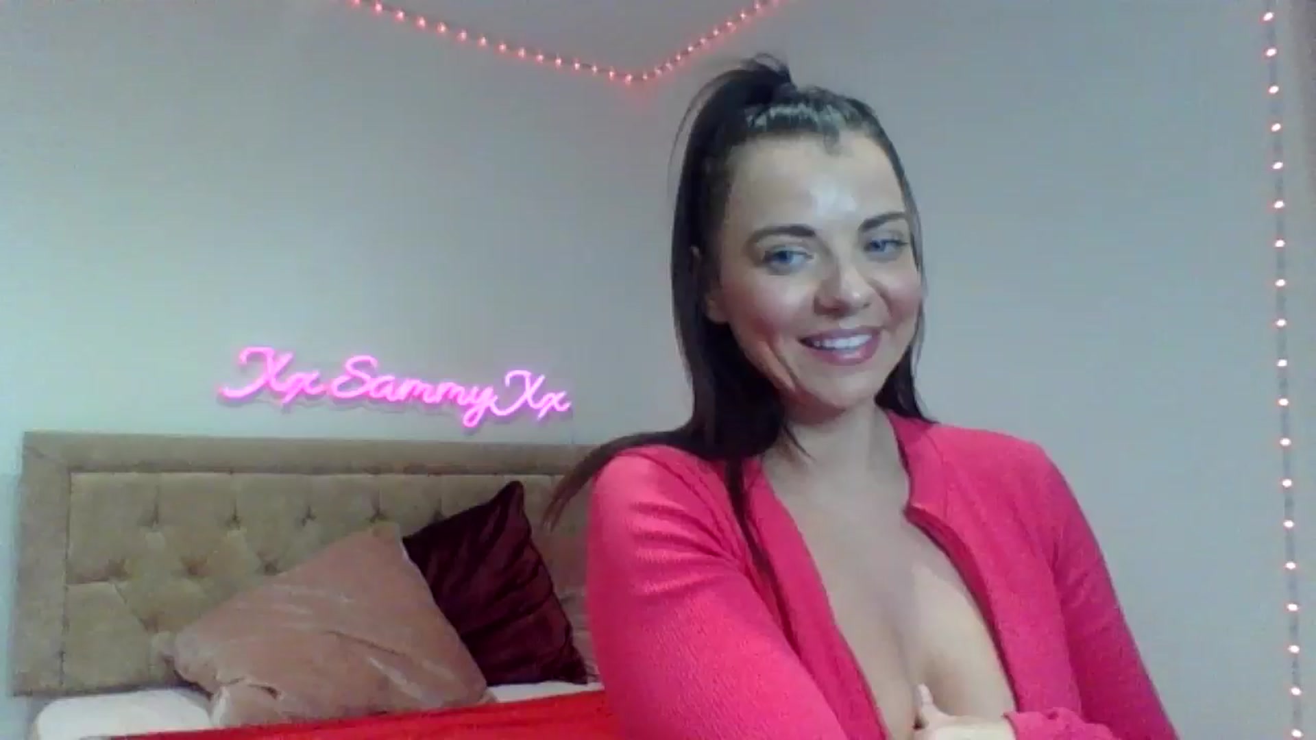 Gallery image thumbnail from innocentSamx's myfreecams stream on, 10/23/2024, 15:22 image 1 of 20