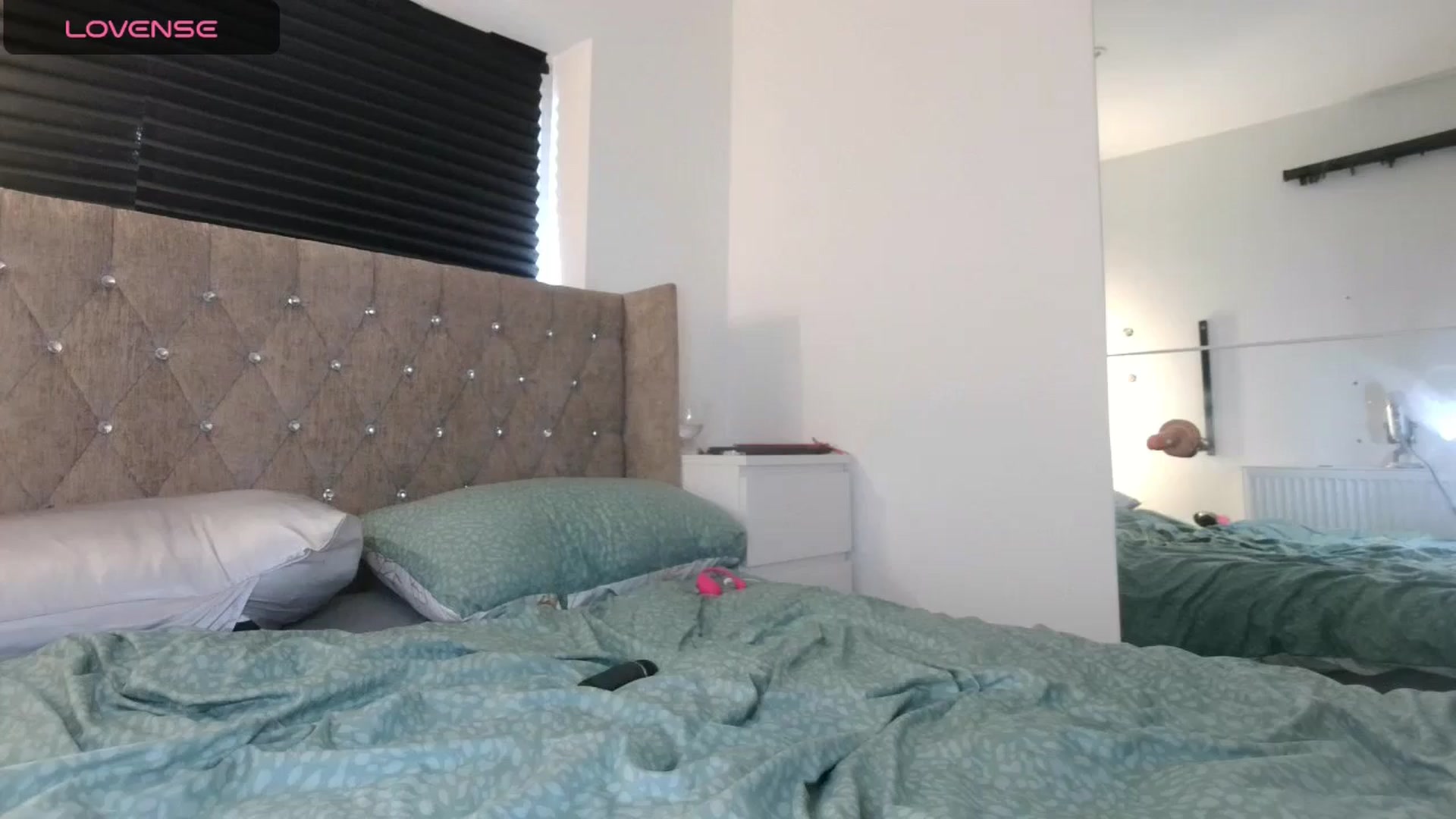 Gallery image thumbnail from innocentSamx's myfreecams stream on, 10/27/2024, 14:00 image 6 of 20
