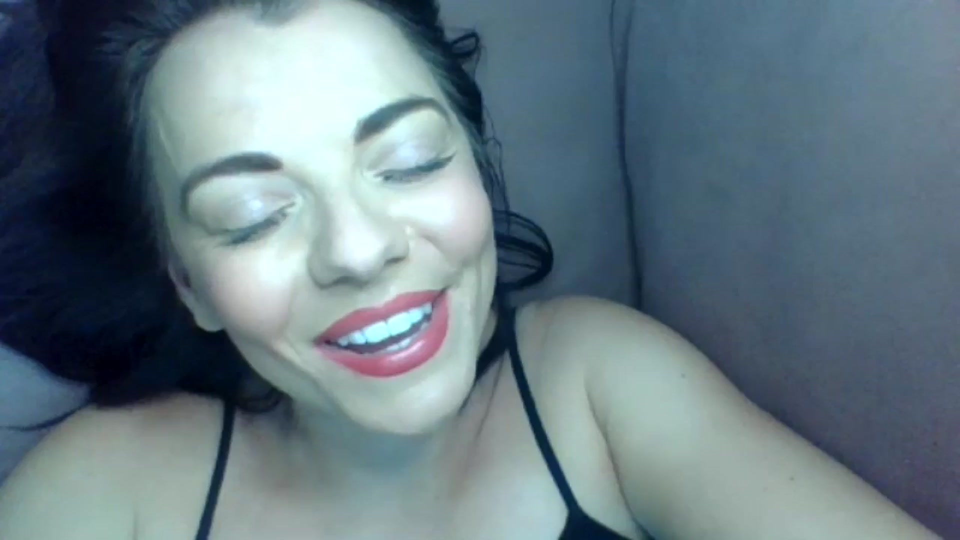 Gallery image thumbnail from innocentSamx's myfreecams stream on, 10/31/2024, 14:15 image 4 of 20