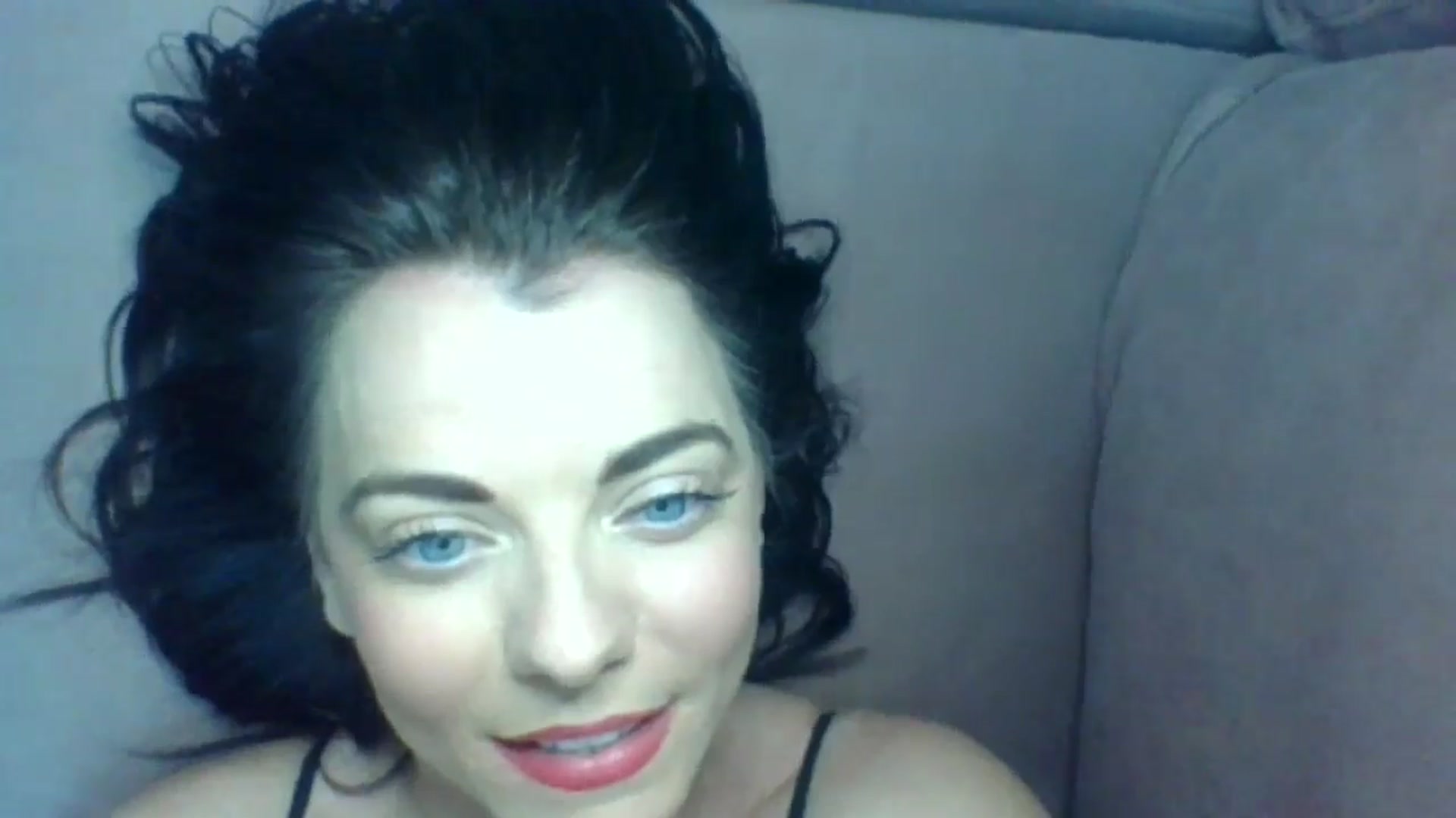 Gallery image thumbnail from innocentSamx's myfreecams stream on, 10/31/2024, 14:15 image 18 of 20