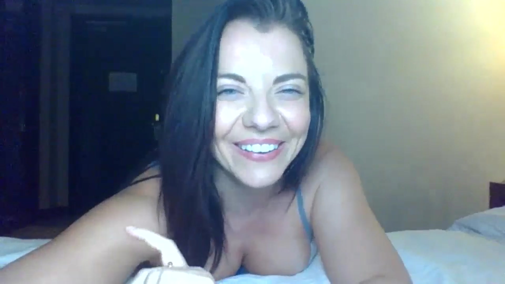Gallery image thumbnail from innocentSamx's myfreecams stream on, 11/01/2024, 23:00 image 3 of 20