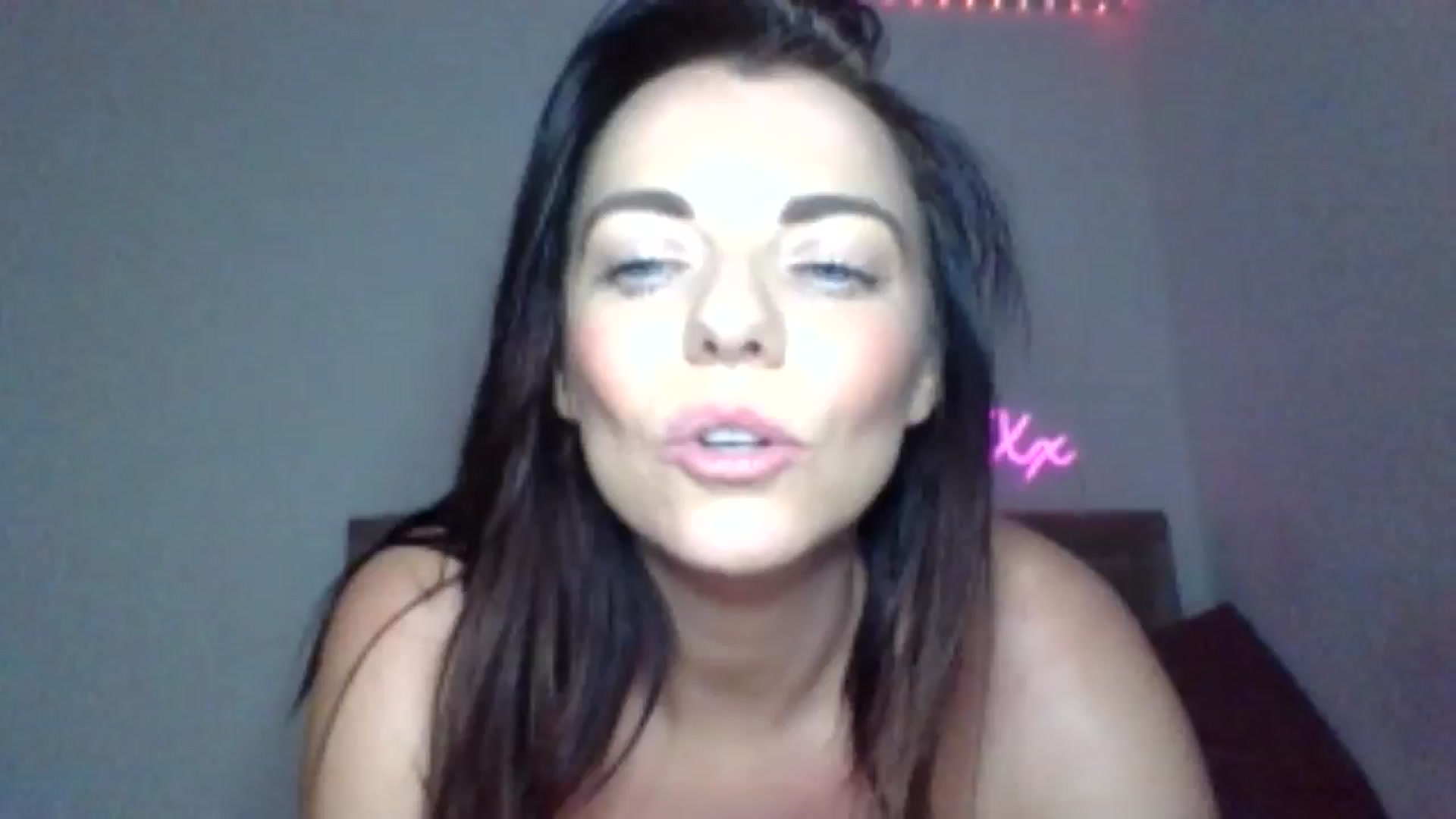 Gallery image thumbnail from innocentSamx's myfreecams stream on, 11/08/2024, 15:58 image 8 of 20