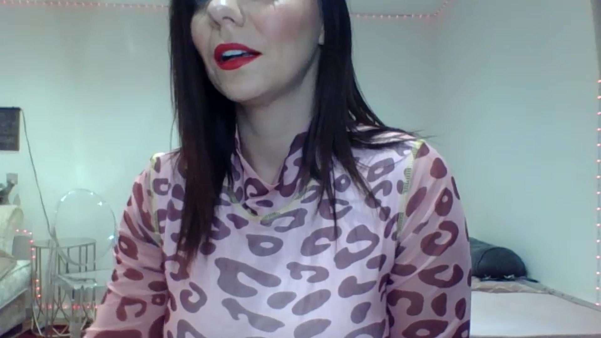 Gallery image thumbnail from innocentSamx's myfreecams stream on, 11/15/2024, 21:37 image 6 of 20