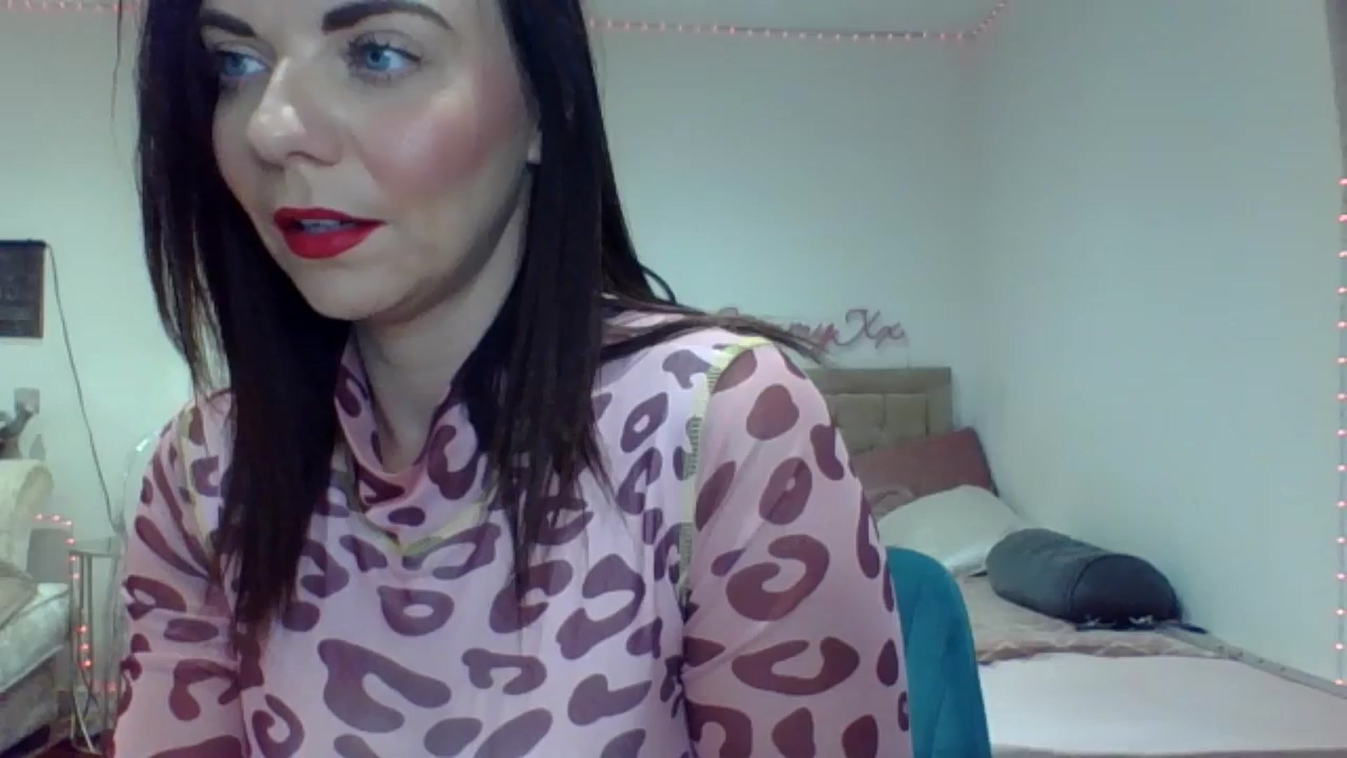 Gallery image thumbnail from innocentSamx's myfreecams stream on, 11/15/2024, 21:37 image 8 of 20