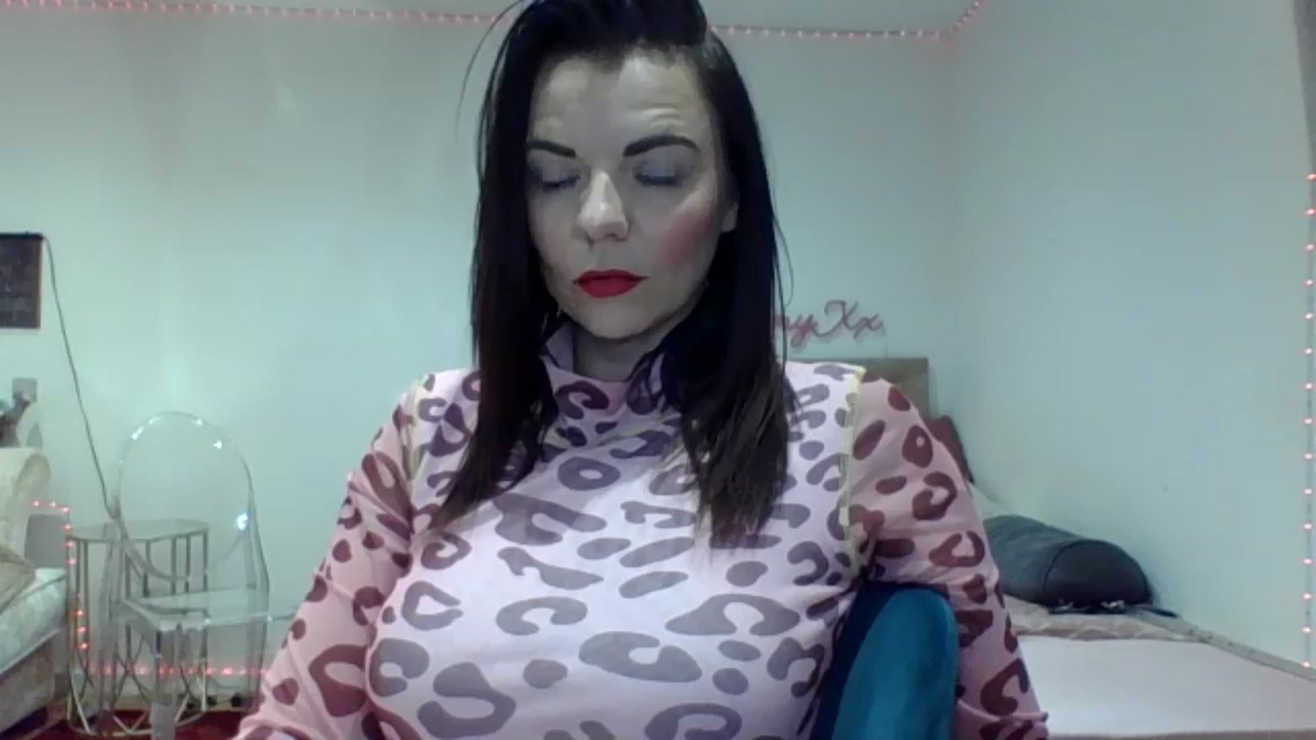 Gallery image thumbnail from innocentSamx's myfreecams stream on, 11/15/2024, 21:37 image 2 of 20