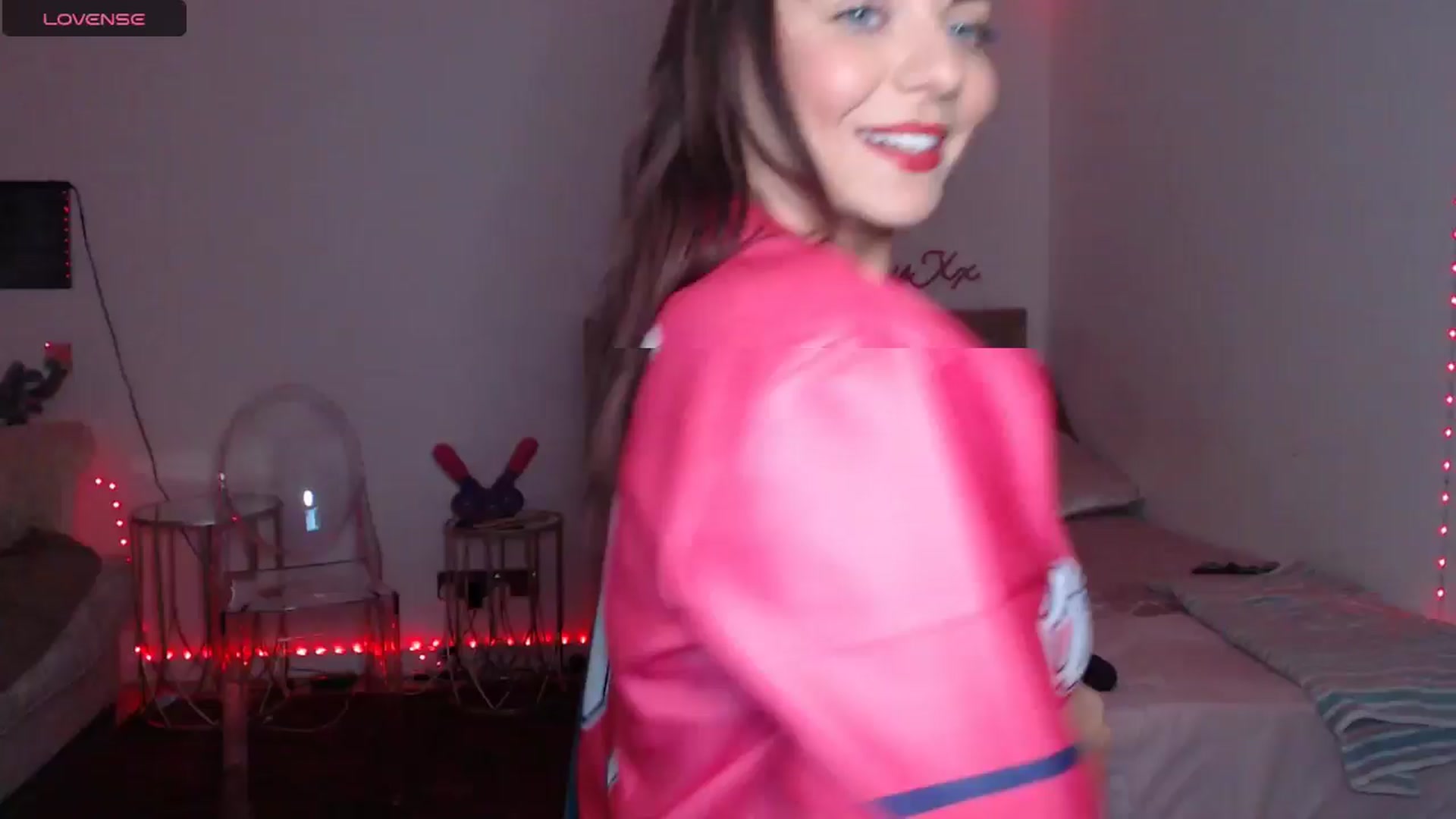 Gallery image thumbnail from innocentSamx's myfreecams stream on, 11/16/2024, 13:36 image 1 of 20