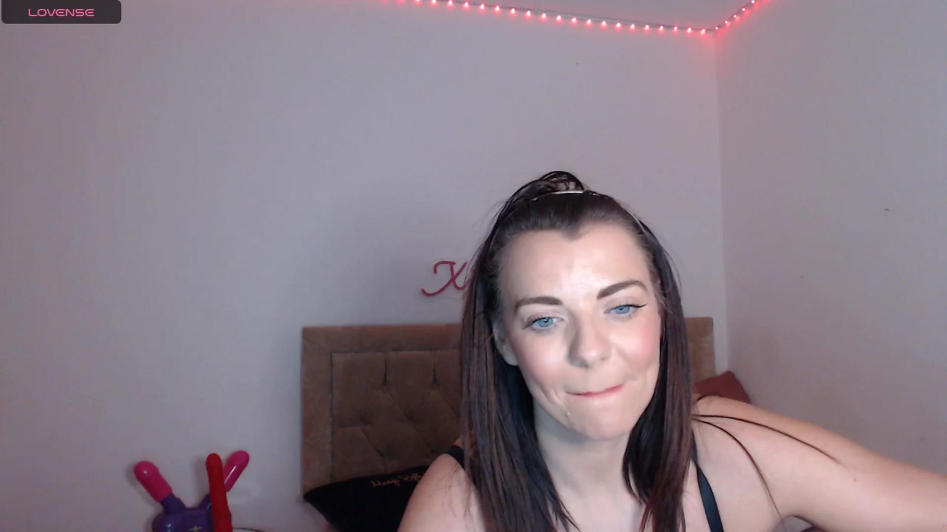 Gallery image thumbnail from innocentSamx's myfreecams stream on, 11/16/2024, 16:00 image 20 of 20