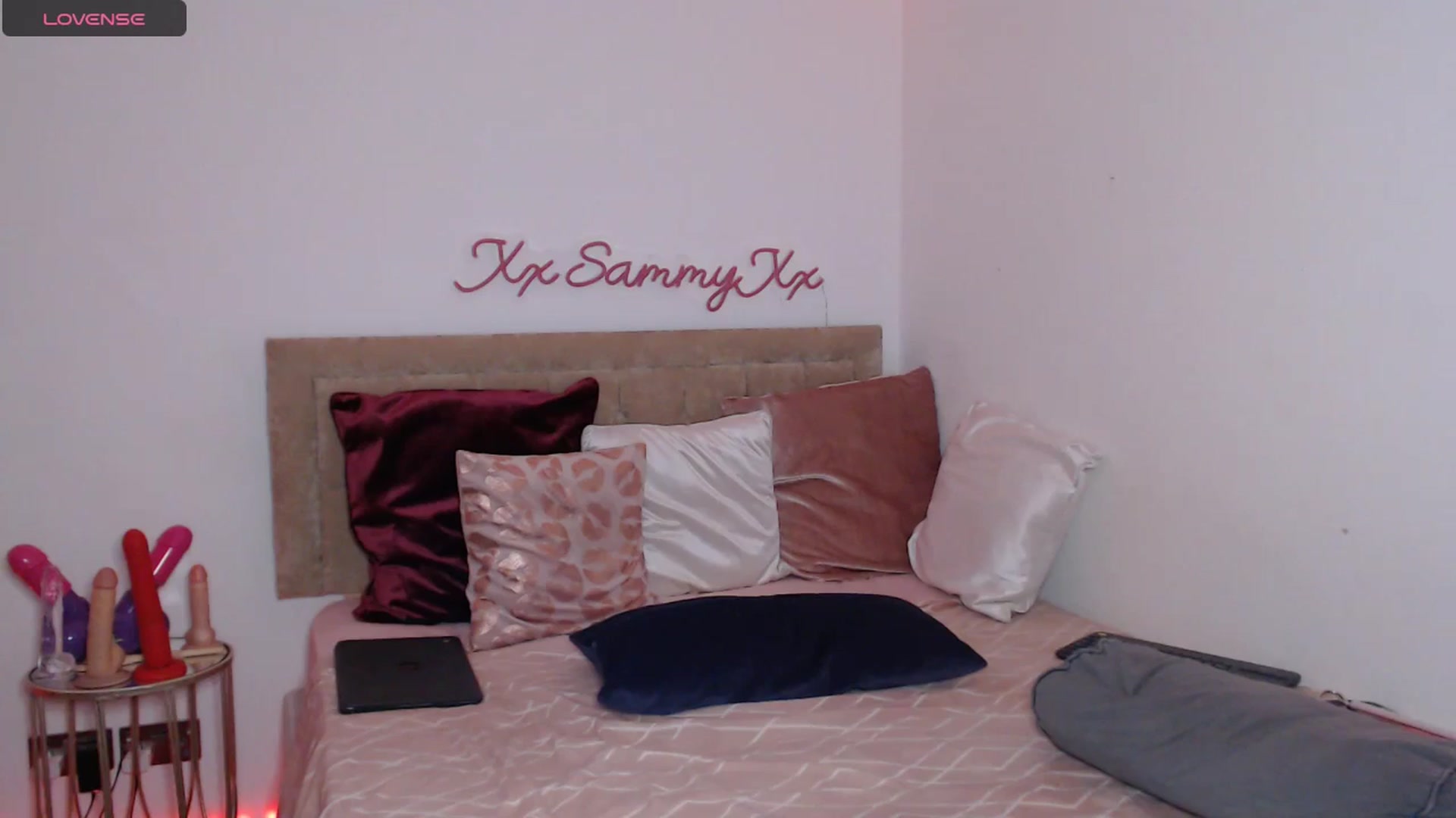 Gallery image thumbnail from innocentSamx's myfreecams stream on, 11/17/2024, 14:29 image 17 of 20