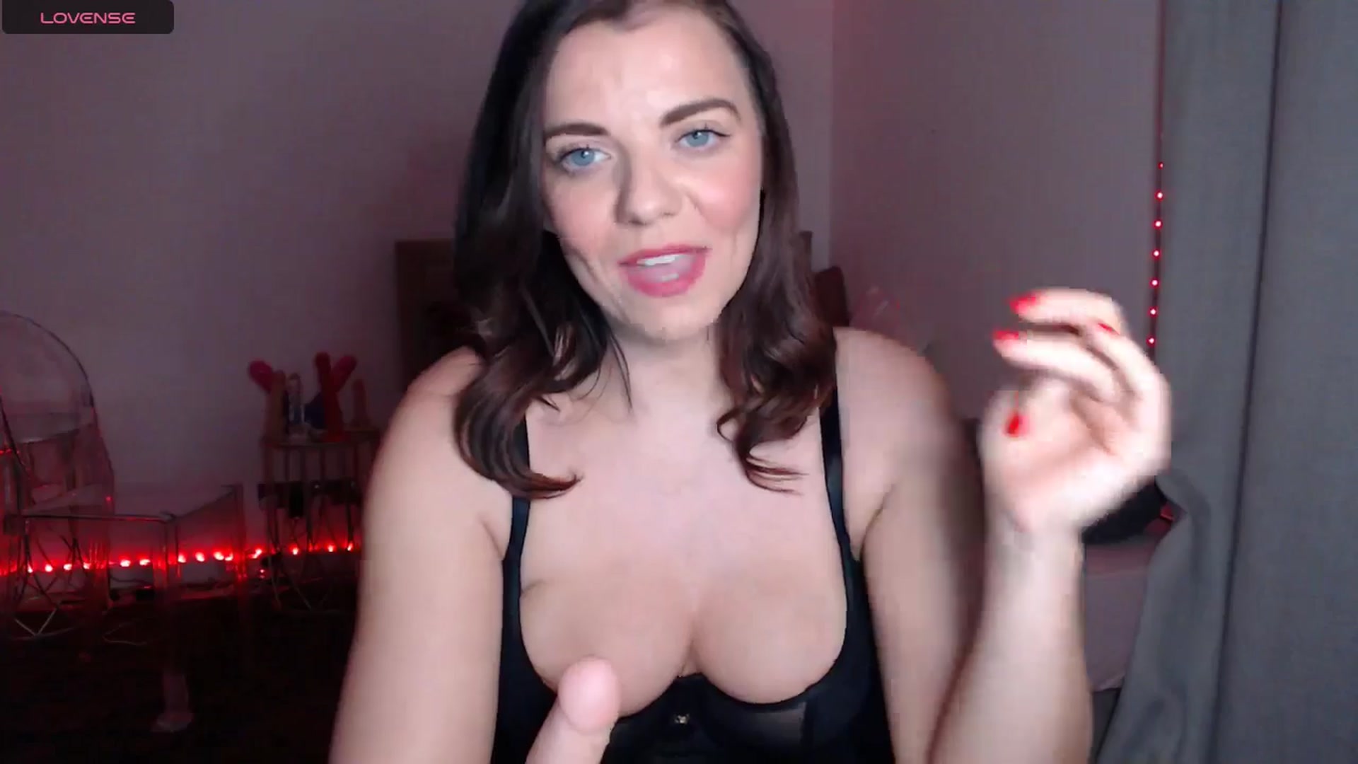 Gallery image thumbnail from innocentSamx's myfreecams stream on, 11/18/2024, 21:12 image 9 of 20