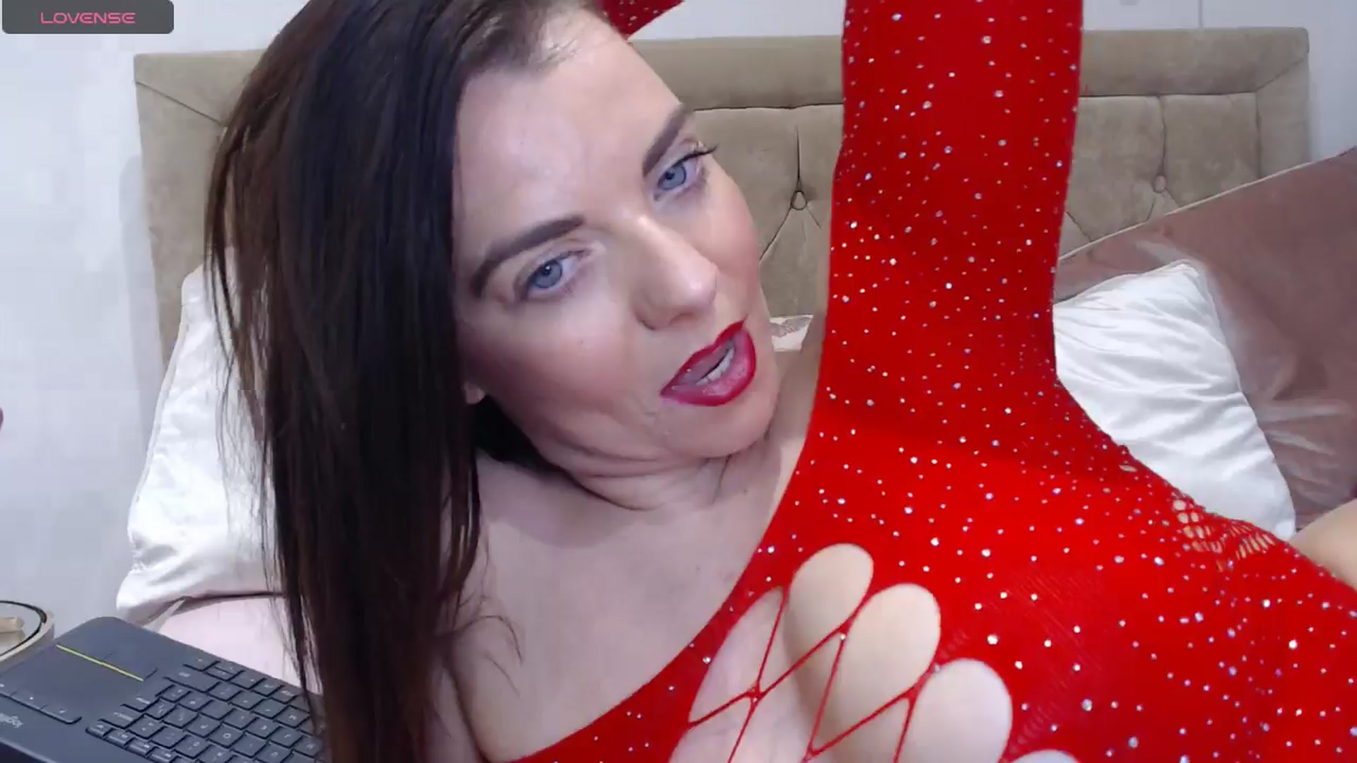 Gallery image thumbnail from innocentSamx's myfreecams stream on, 11/23/2024, 22:19 image 2 of 20