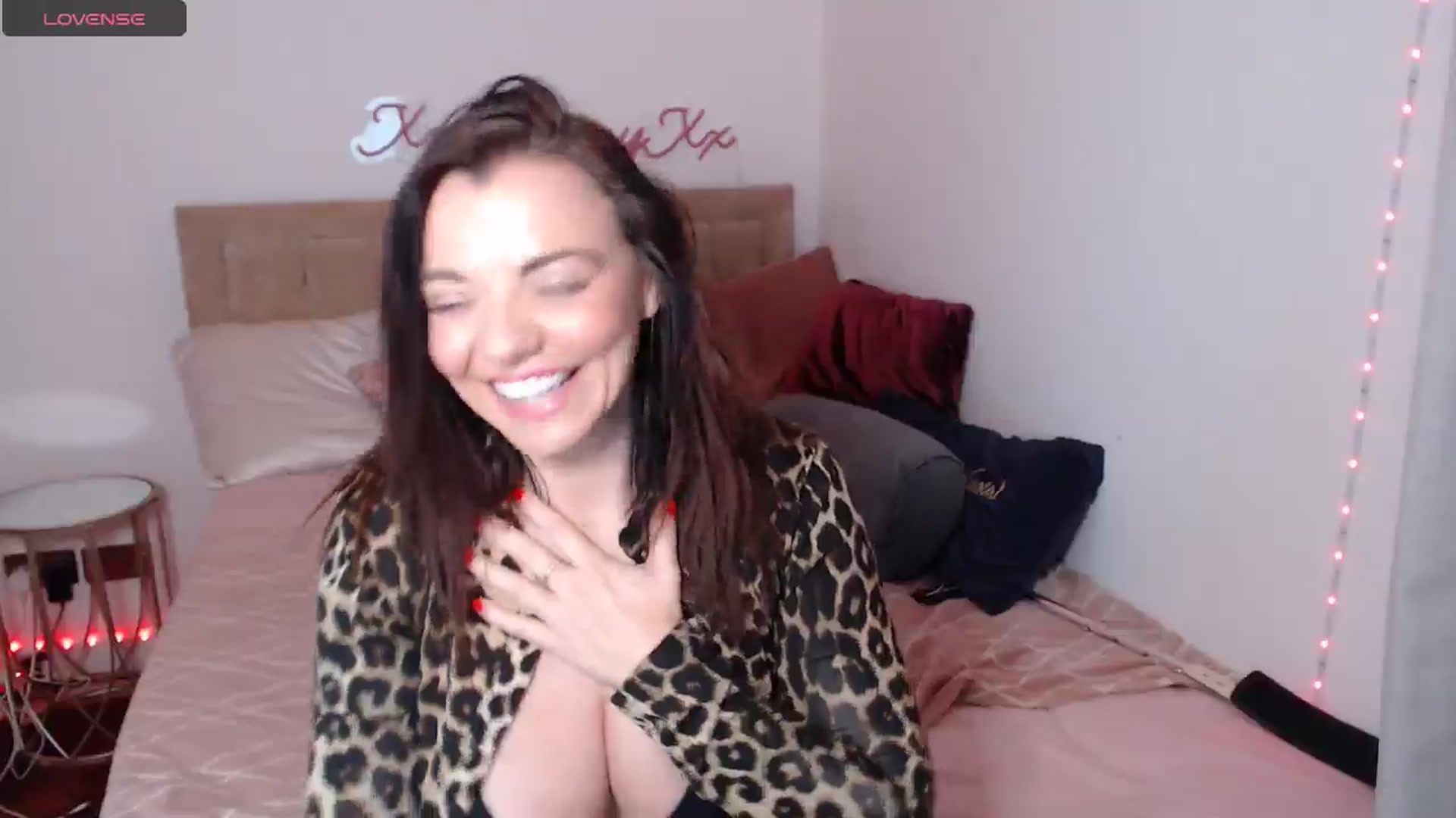 Gallery image thumbnail from innocentSamx's myfreecams stream on, 11/24/2024, 16:25 image 4 of 20