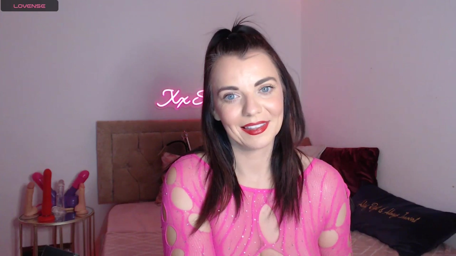 Gallery image thumbnail from innocentSamx's myfreecams stream on, 11/30/2024, 14:11 image 9 of 20