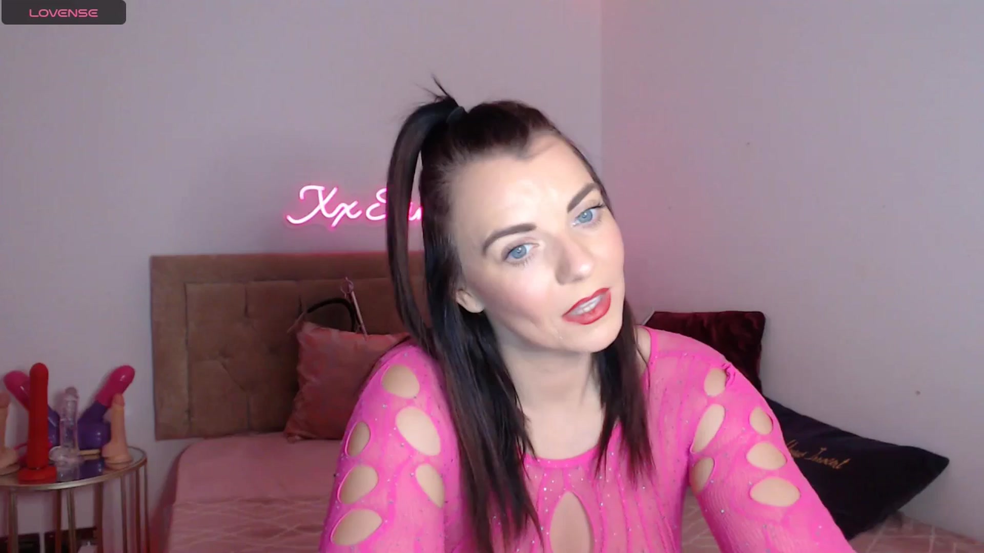 Gallery image thumbnail from innocentSamx's myfreecams stream on, 11/30/2024, 14:11 image 20 of 20