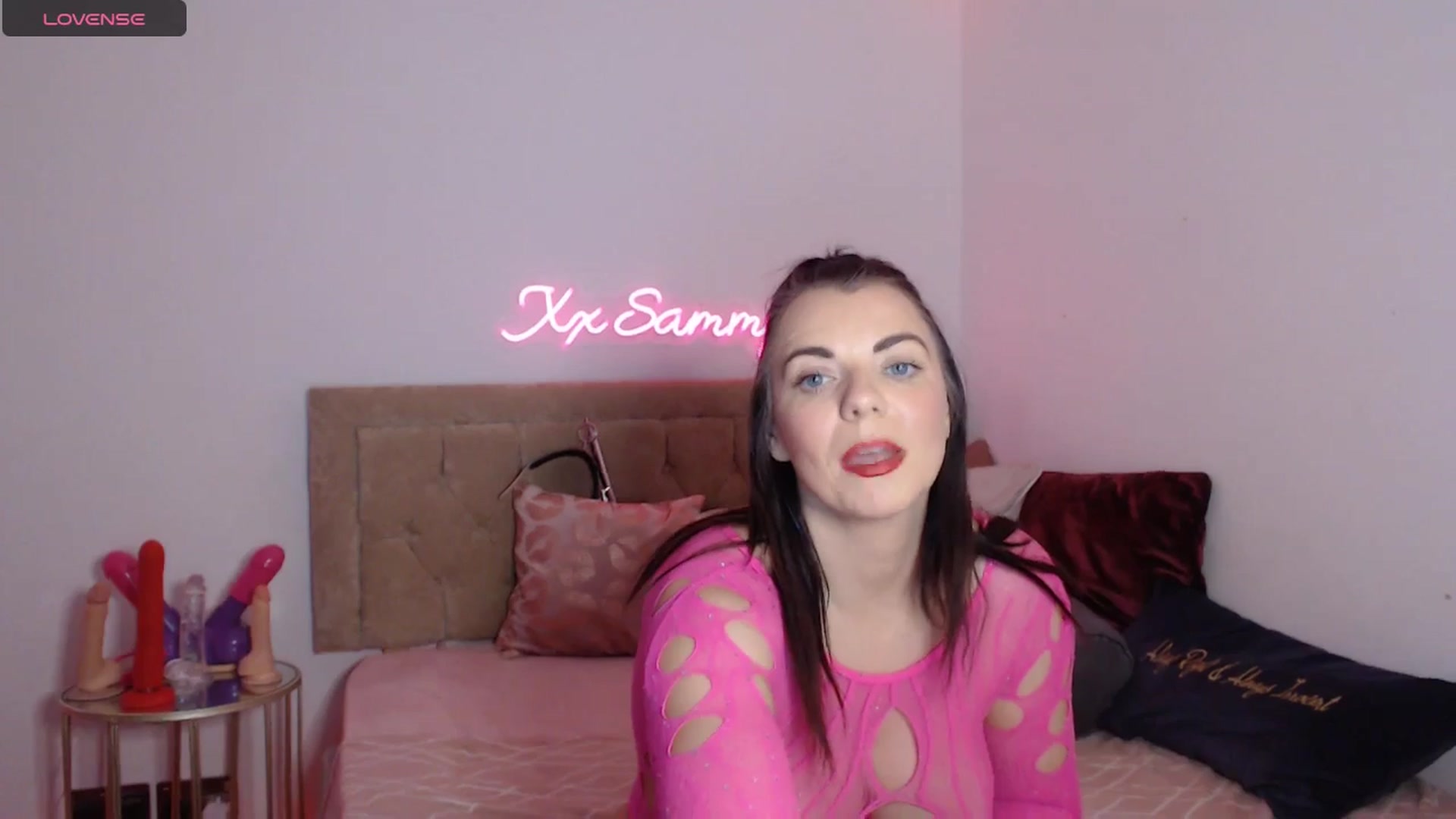 Gallery image thumbnail from innocentSamx's myfreecams stream on, 11/30/2024, 14:11 image 18 of 20