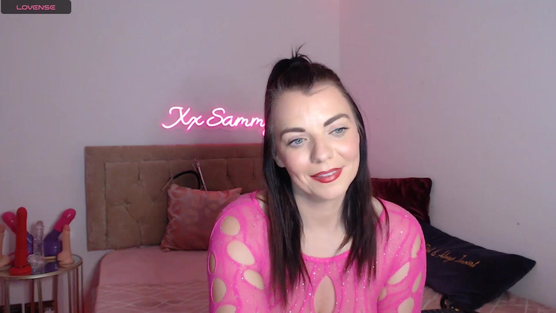 Gallery image thumbnail from innocentSamx's myfreecams stream on, 11/30/2024, 14:20 image 20 of 20