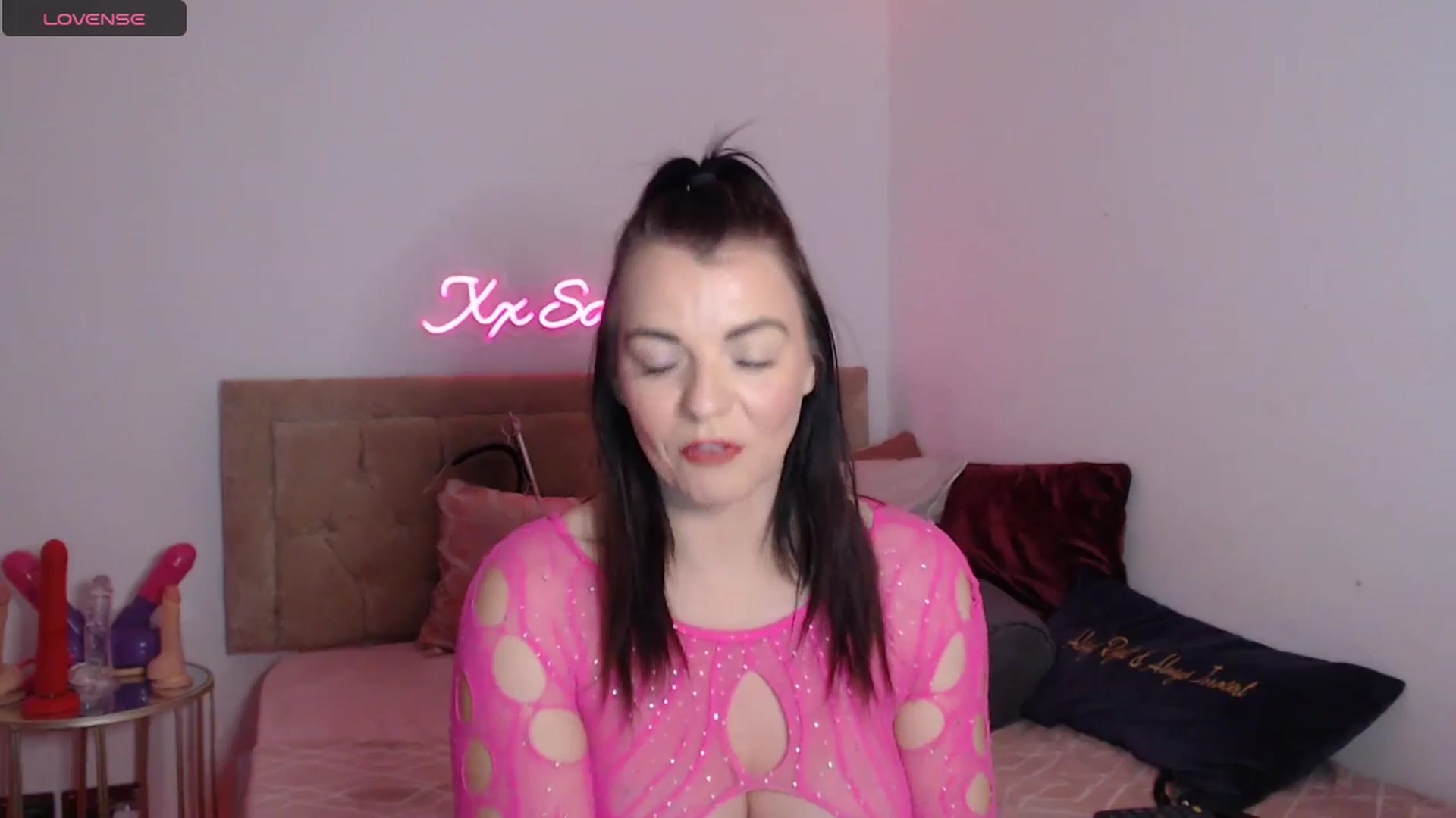 Gallery image thumbnail from innocentSamx's myfreecams stream on, 11/30/2024, 14:20 image 10 of 20