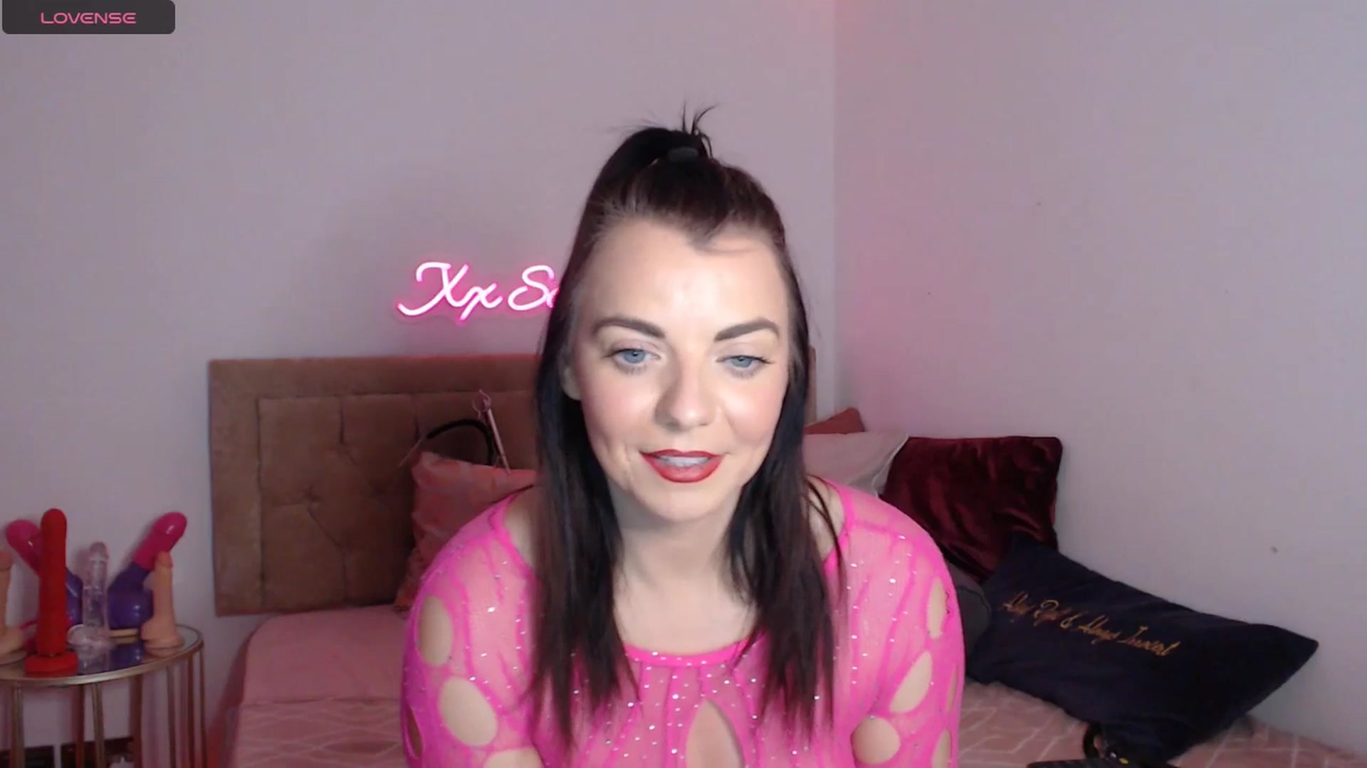 Gallery image thumbnail from innocentSamx's myfreecams stream on, 11/30/2024, 14:20 image 13 of 20