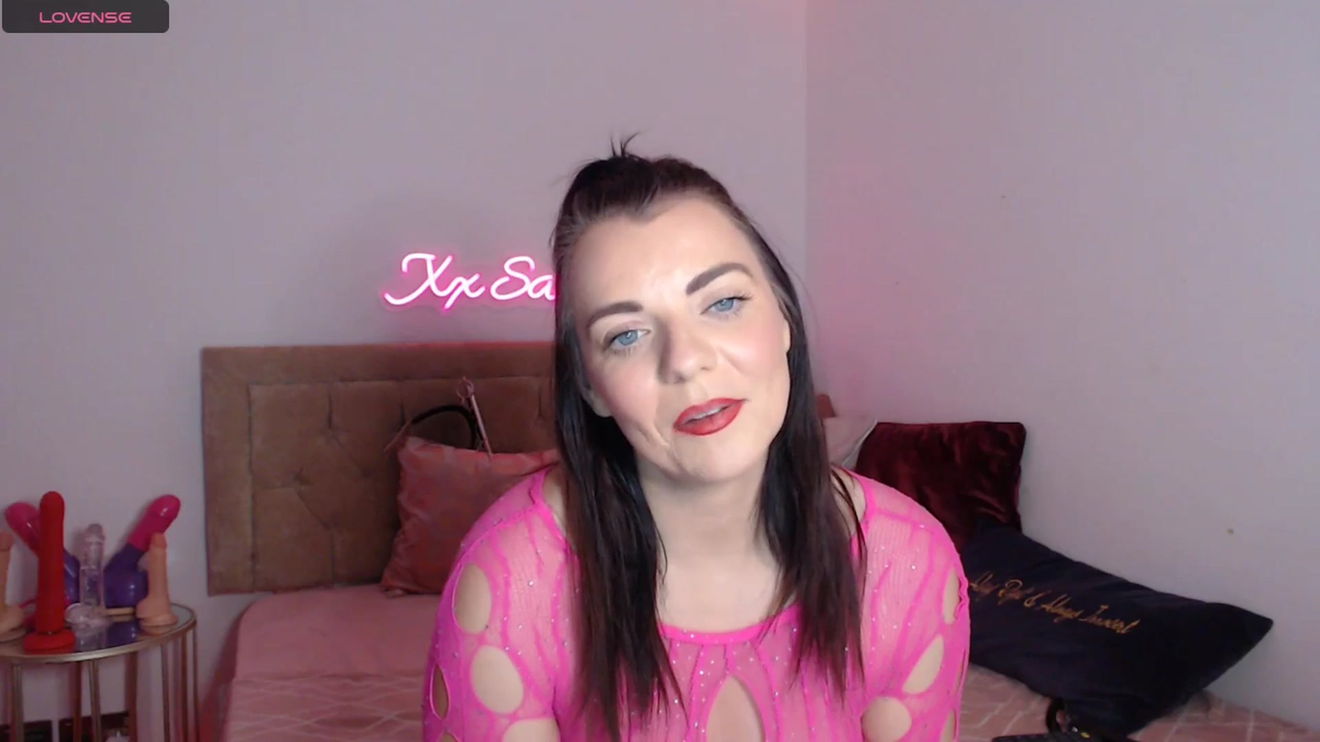 Gallery image thumbnail from innocentSamx's myfreecams stream on, 11/30/2024, 14:20 image 12 of 20