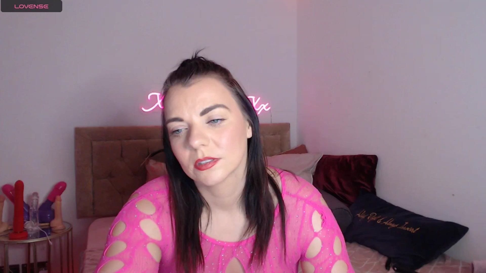 Gallery image thumbnail from innocentSamx's myfreecams stream on, 11/30/2024, 15:16 image 9 of 20