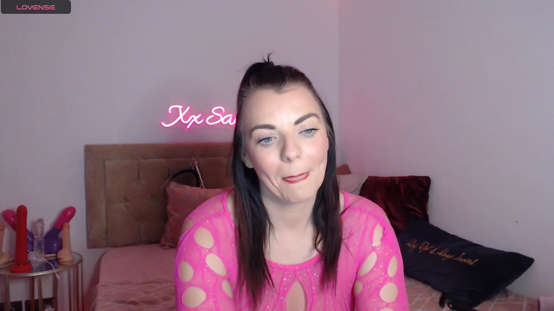 Gallery image thumbnail from innocentSamx's myfreecams stream on, 11/30/2024, 15:16 image 14 of 20