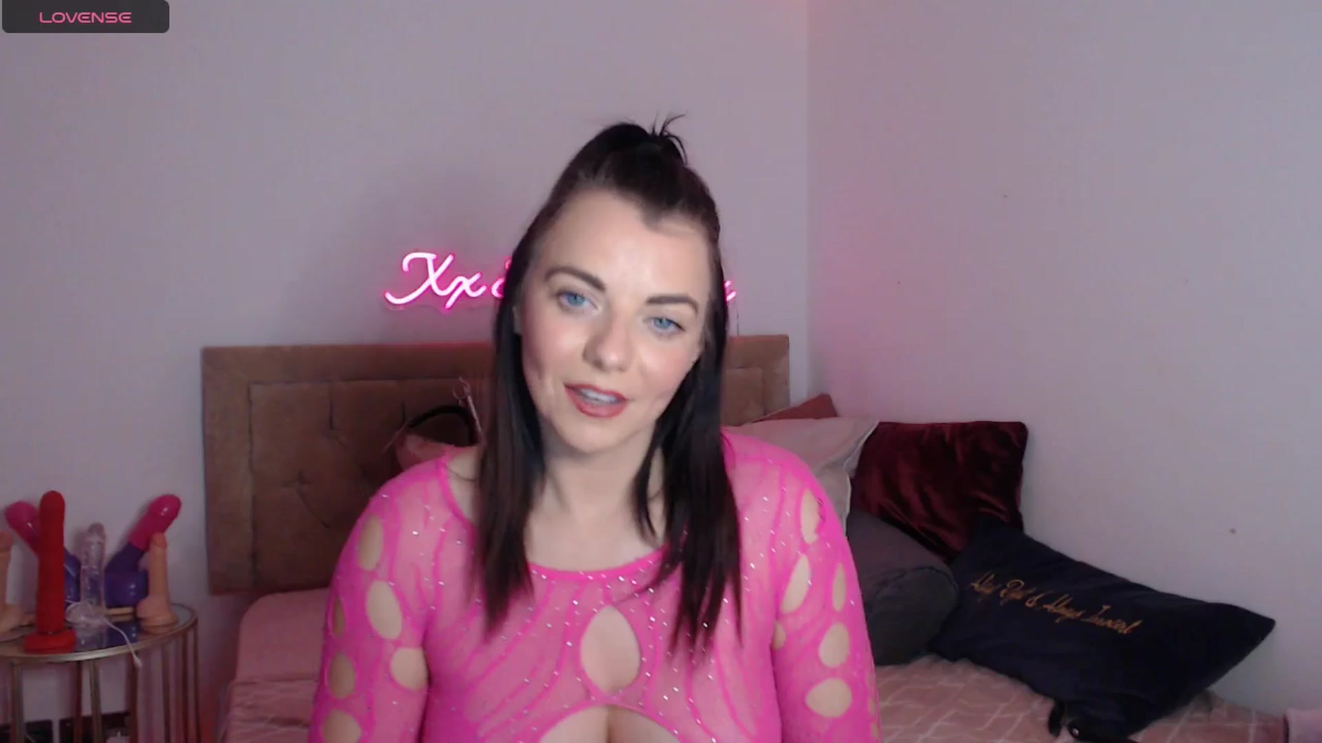 Gallery image thumbnail from innocentSamx's myfreecams stream on, 11/30/2024, 15:16 image 20 of 20