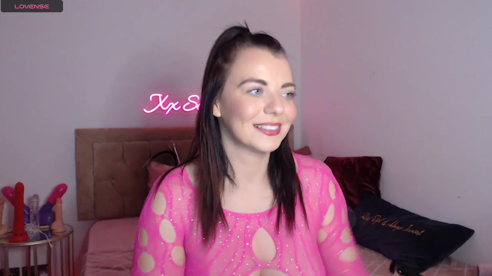 Gallery image thumbnail from innocentSamx's myfreecams stream on, 11/30/2024, 15:16 image 7 of 20