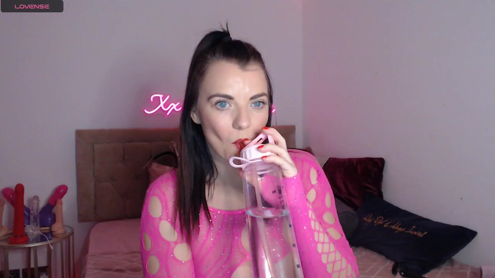 Gallery image thumbnail from innocentSamx's myfreecams stream on, 11/30/2024, 15:16 image 3 of 20