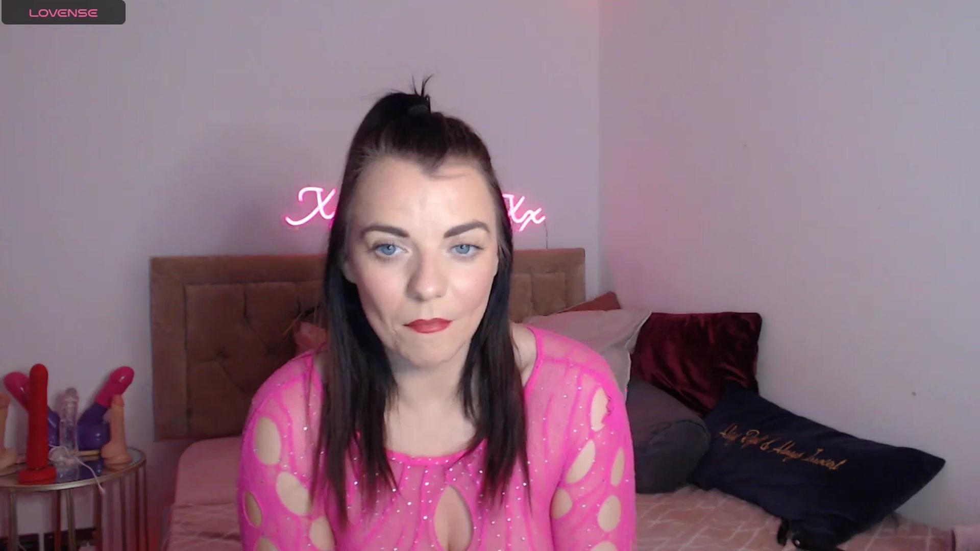 Gallery image thumbnail from innocentSamx's myfreecams stream on, 11/30/2024, 15:16 image 17 of 20