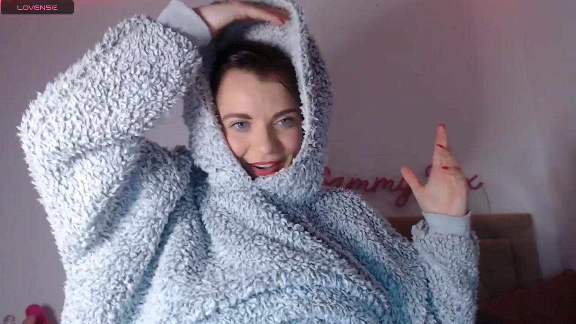 Gallery image thumbnail from innocentSamx's myfreecams stream on, 12/08/2024, 18:35 image 1 of 20