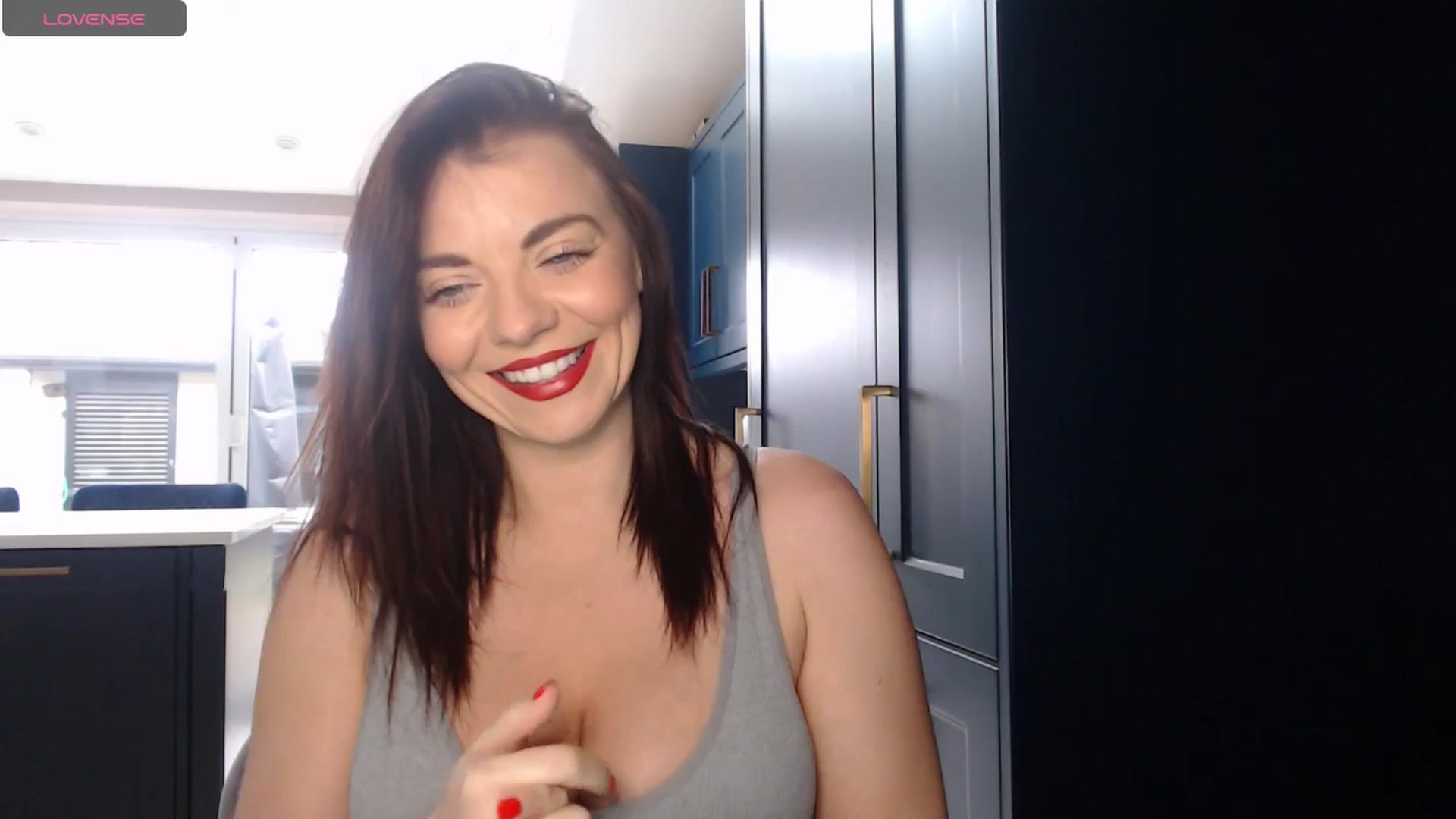 Gallery image thumbnail from innocentSamx's myfreecams stream on, 12/10/2024, 13:46 image 14 of 20