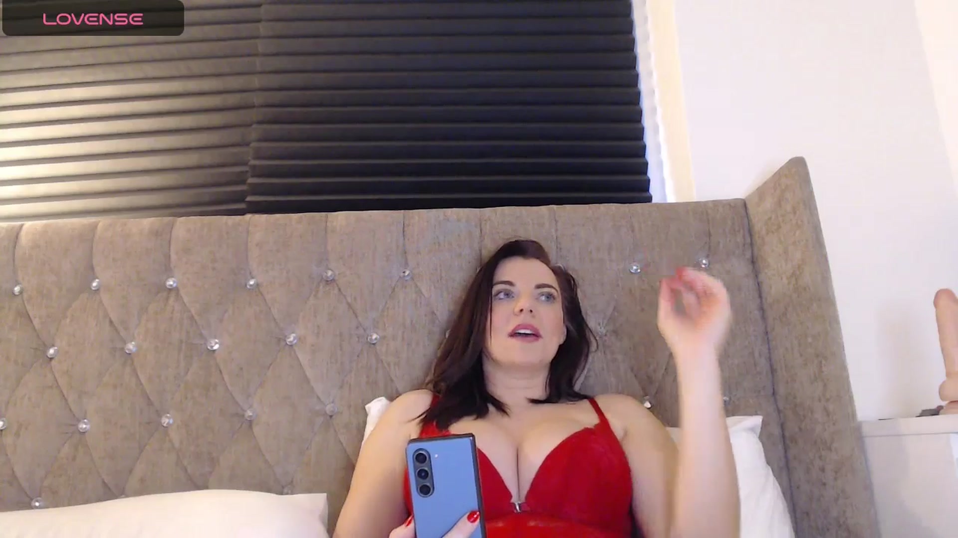 Gallery image thumbnail from innocentSamx's myfreecams stream on, 12/12/2024, 09:26 image 11 of 20