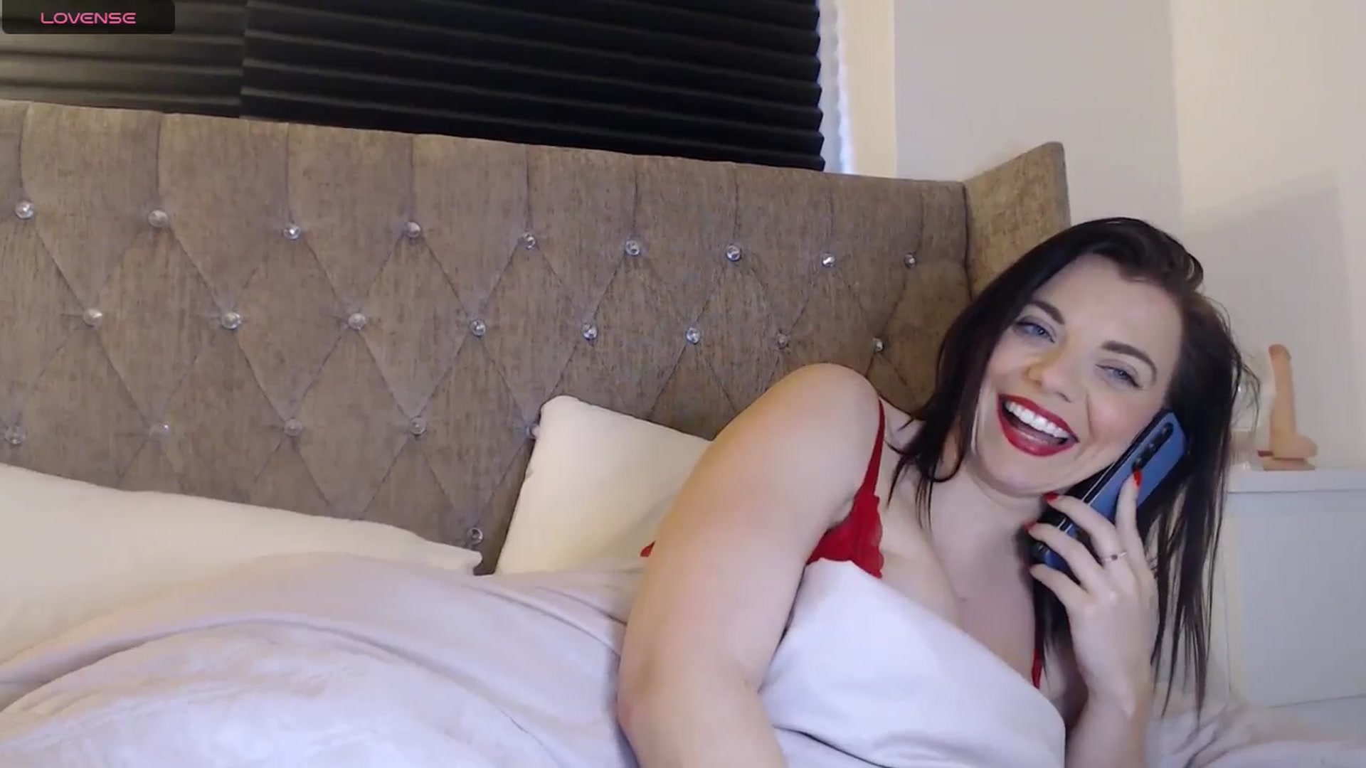 Gallery image thumbnail from innocentSamx's myfreecams stream on, 12/12/2024, 14:49 image 9 of 20
