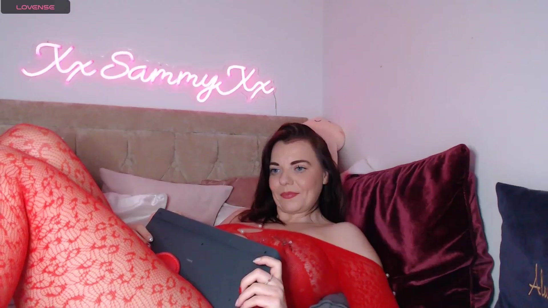 Gallery image thumbnail from innocentSamx's myfreecams stream on, 12/15/2024, 17:27 image 17 of 20