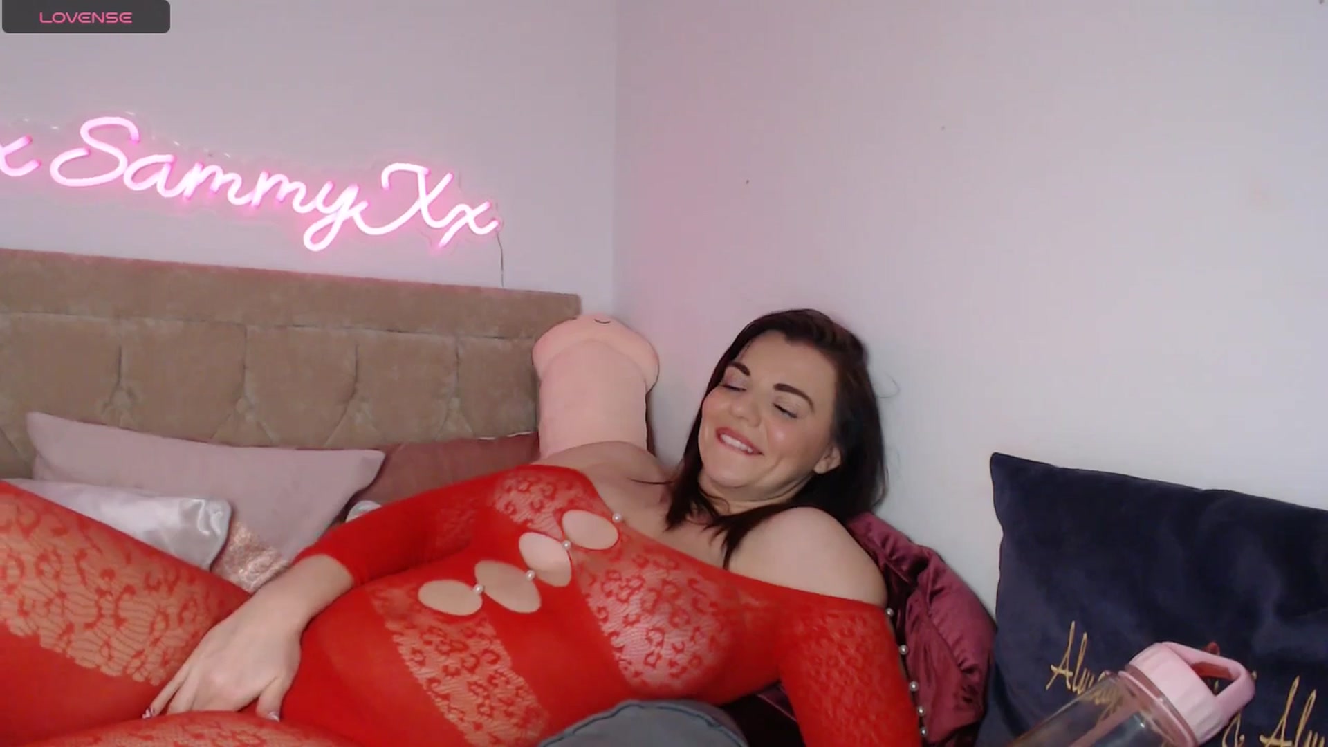Gallery image thumbnail from innocentSamx's myfreecams stream on, 12/15/2024, 17:46 image 17 of 20