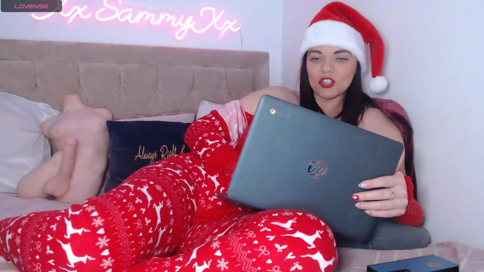 Gallery image thumbnail from innocentSamx's myfreecams stream on, 12/21/2024, 17:00 image 16 of 20