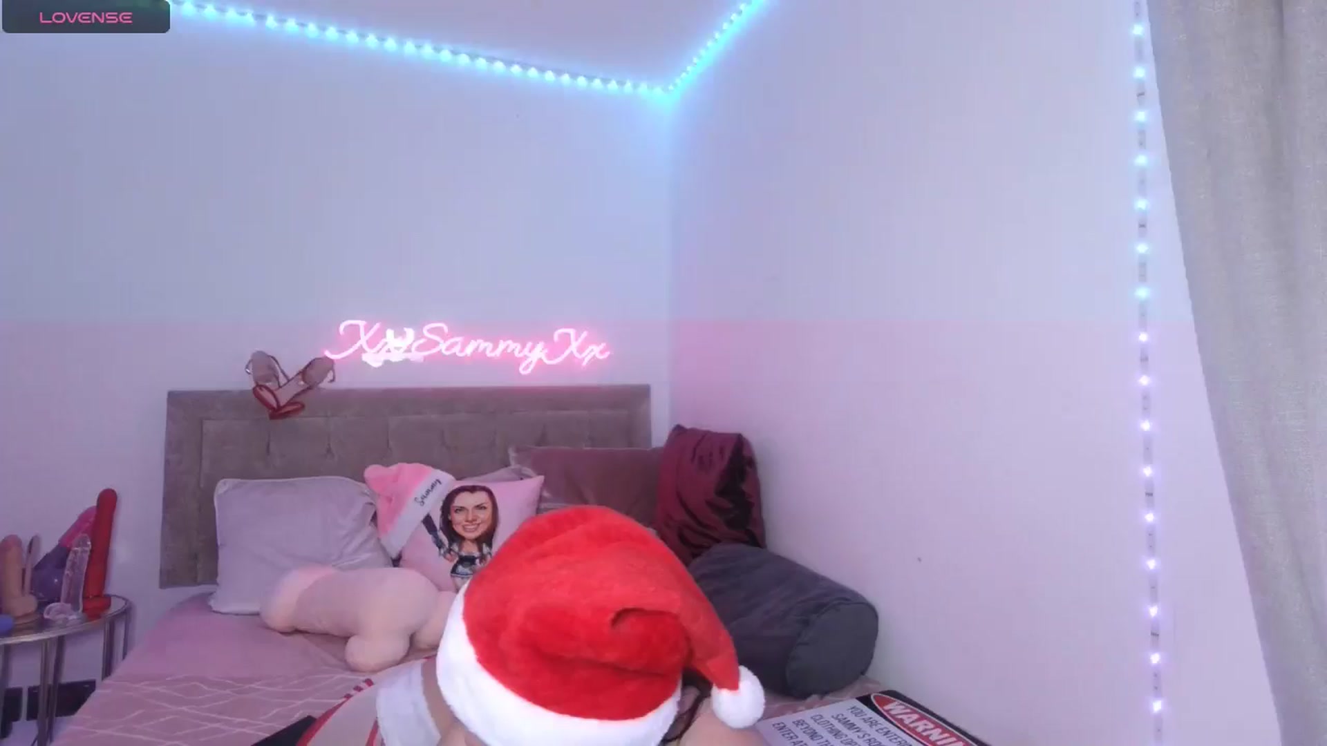 Gallery image thumbnail from innocentSamx's myfreecams stream on, 12/25/2024, 23:56 image 1 of 20