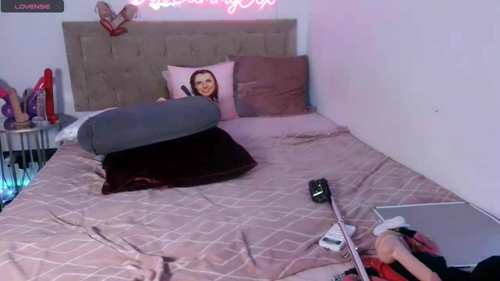 Gallery image thumbnail from innocentSamx's myfreecams stream on, 12/26/2024, 02:42 image 3 of 20