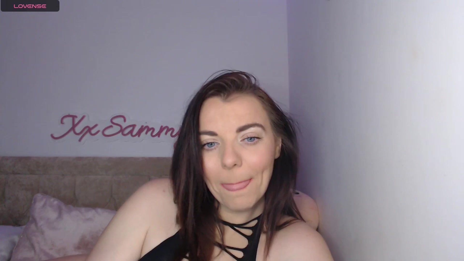 Gallery image thumbnail from innocentSamx's myfreecams stream on, 12/29/2024, 13:07 image 11 of 20
