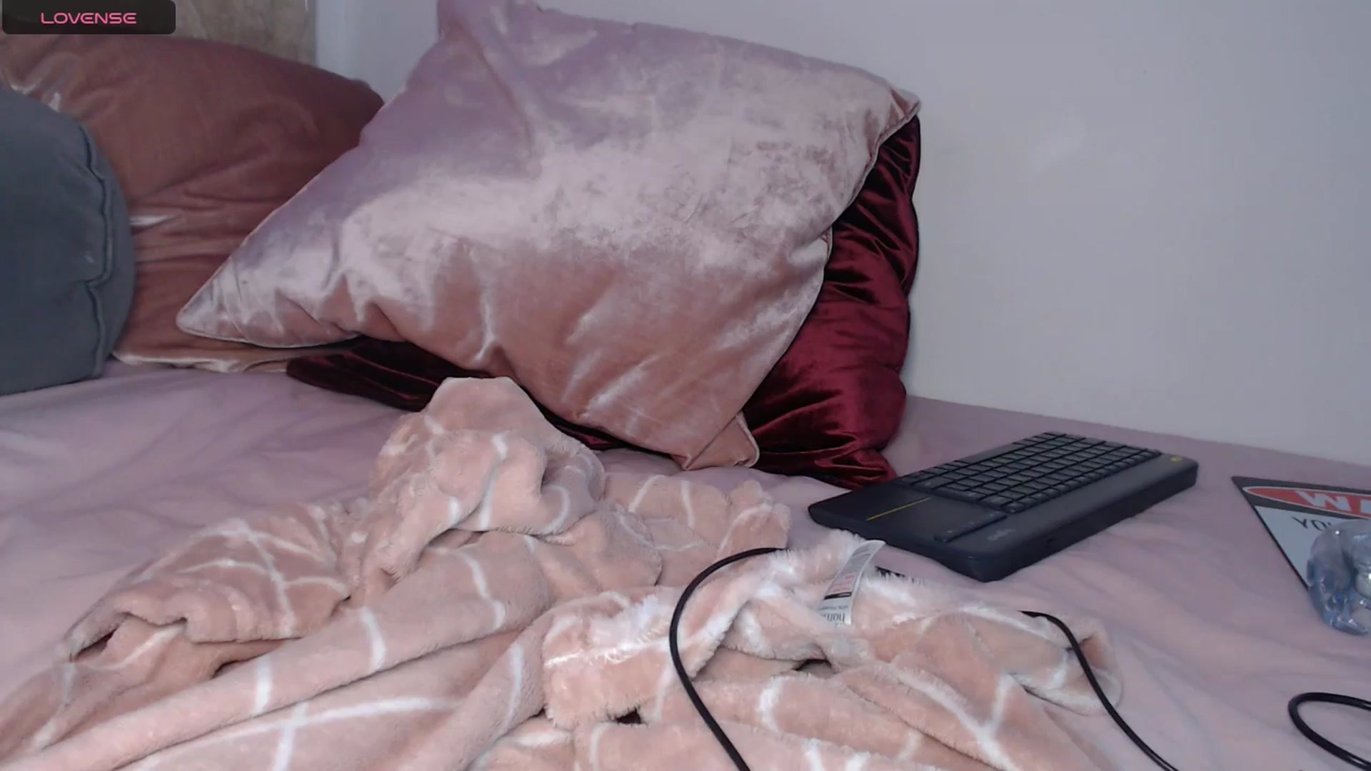 Gallery image thumbnail from innocentSamx's myfreecams stream on, 01/01/2025, 12:18 image 14 of 20