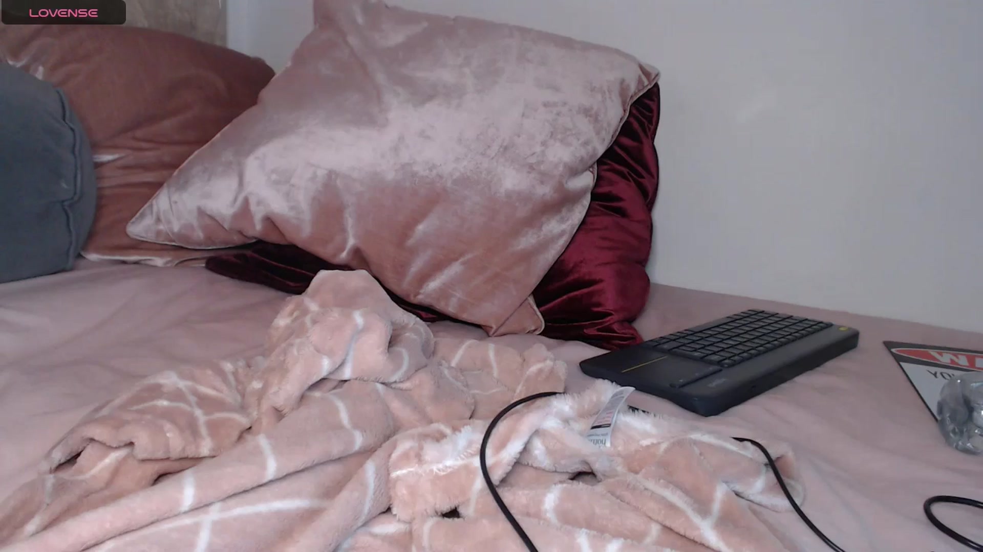 Gallery image thumbnail from innocentSamx's myfreecams stream on, 01/01/2025, 12:18 image 17 of 20