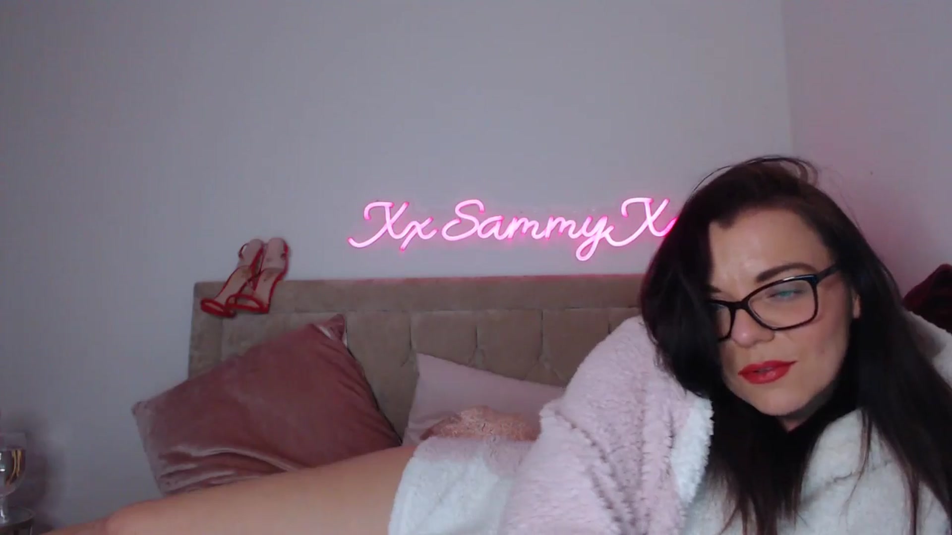 Gallery image thumbnail from innocentSamx's myfreecams stream on, 01/03/2025, 21:42 image 8 of 20