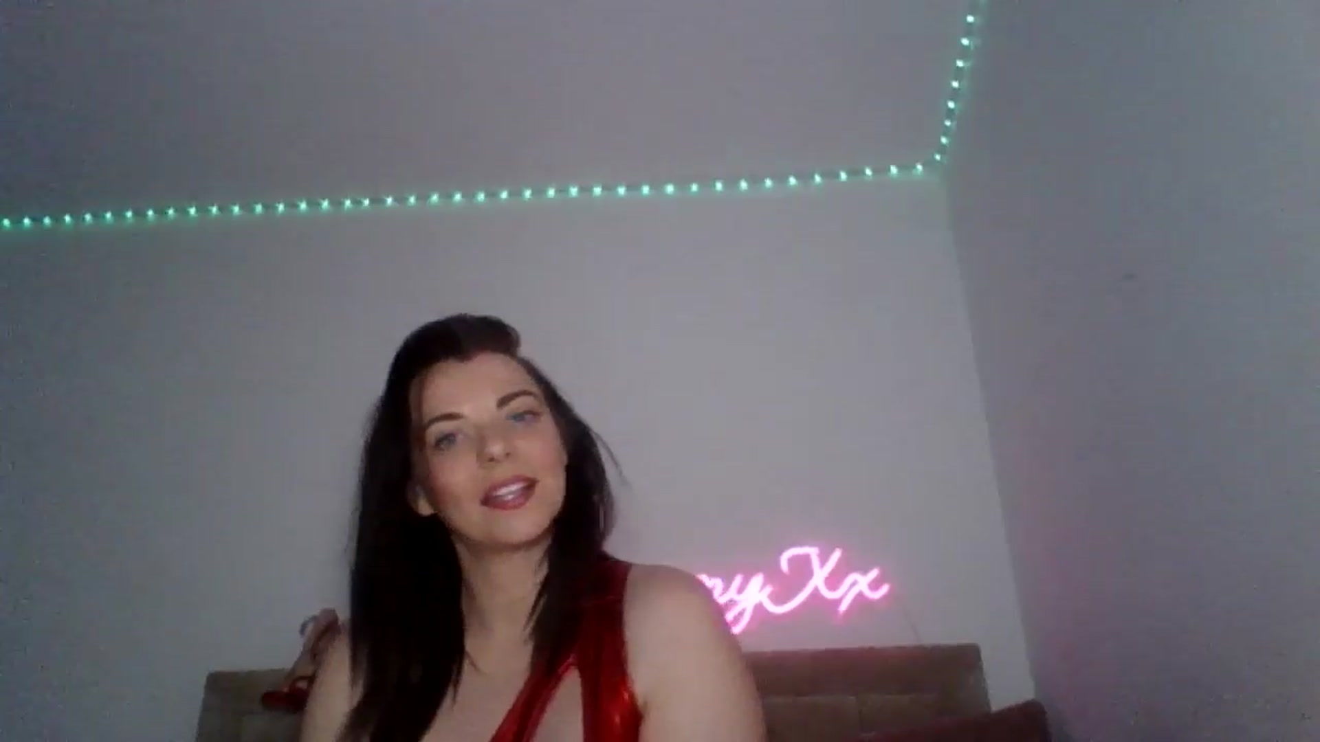 Gallery image thumbnail from innocentSamx's myfreecams stream on, 01/05/2025, 16:07 image 12 of 20