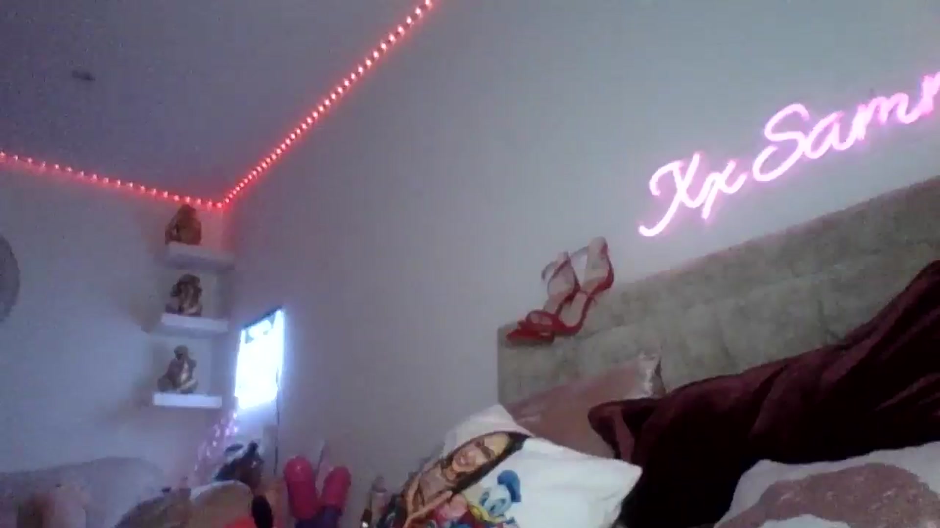 Gallery image thumbnail from innocentSamx's myfreecams stream on, 01/05/2025, 16:07 image 16 of 20