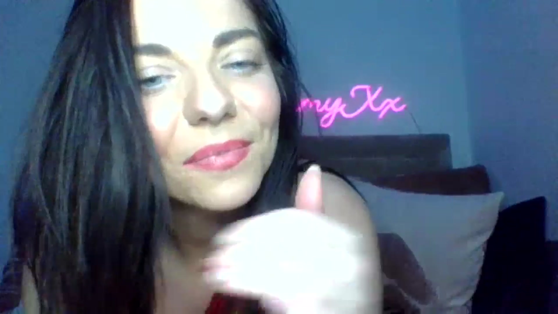 Gallery image thumbnail from innocentSamx's myfreecams stream on, 01/05/2025, 17:16 image 13 of 20