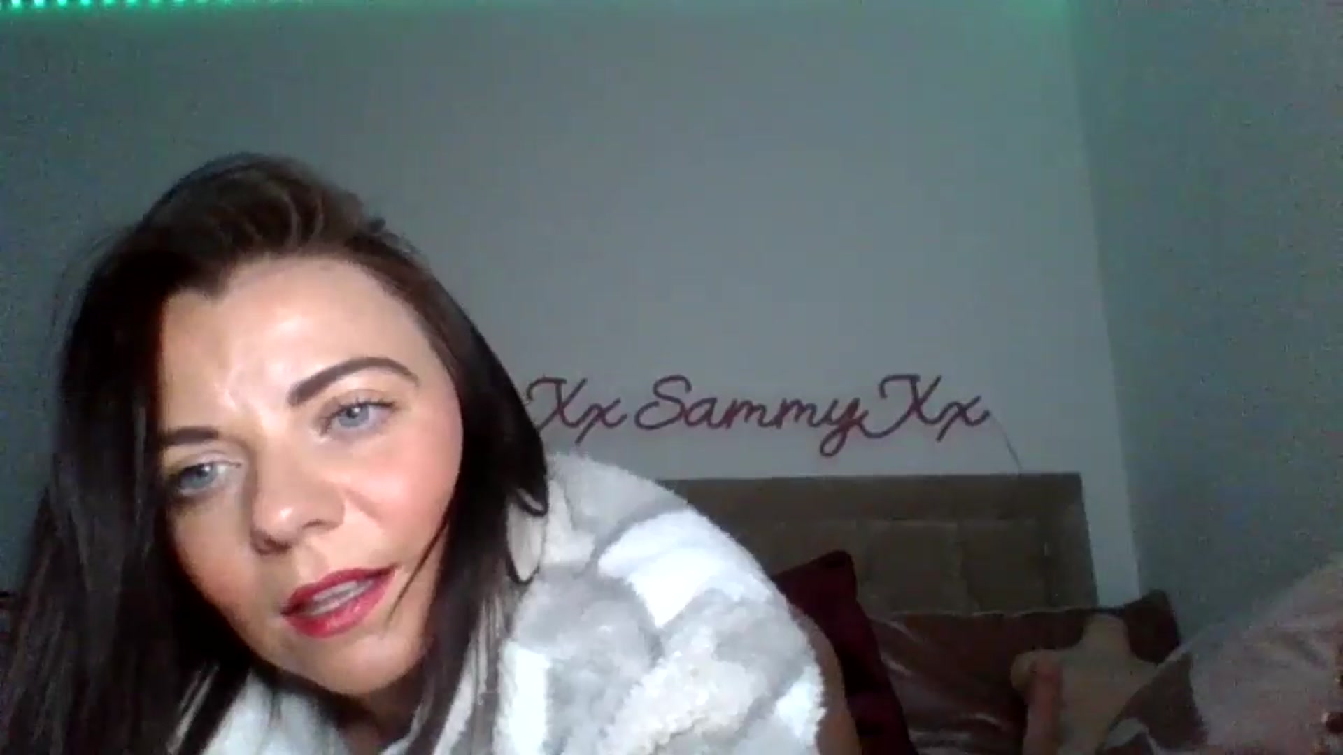 Gallery image thumbnail from innocentSamx's myfreecams stream on, 01/08/2025, 15:21 image 12 of 20